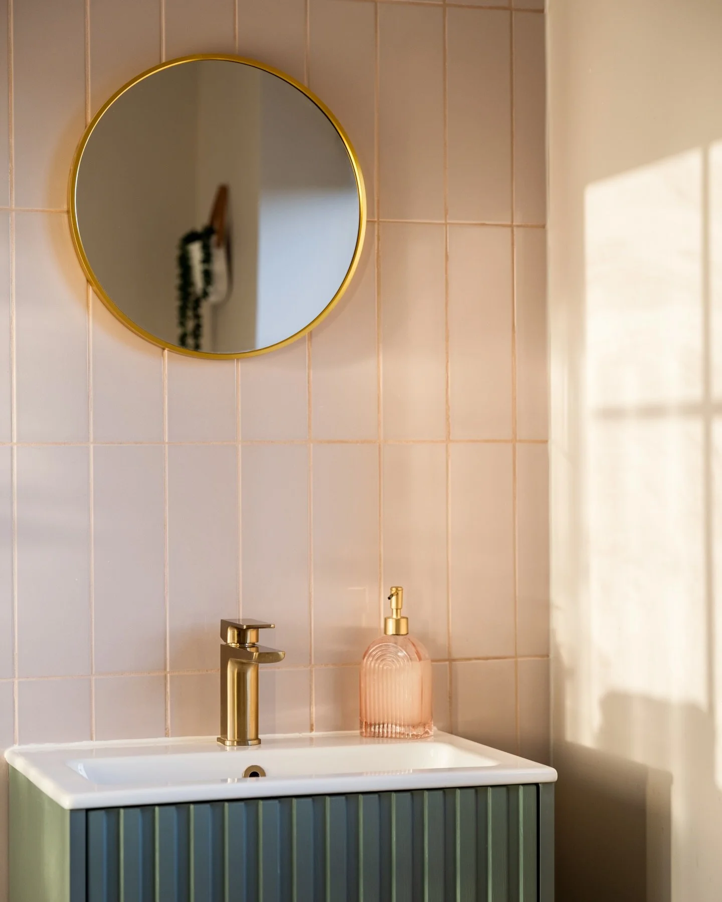 It&rsquo;s all in the details 💛

Here&rsquo;s a small selection of detailed shots from a recent listing with our clients @llestatesltd 

All images &copy;️ Melon Media