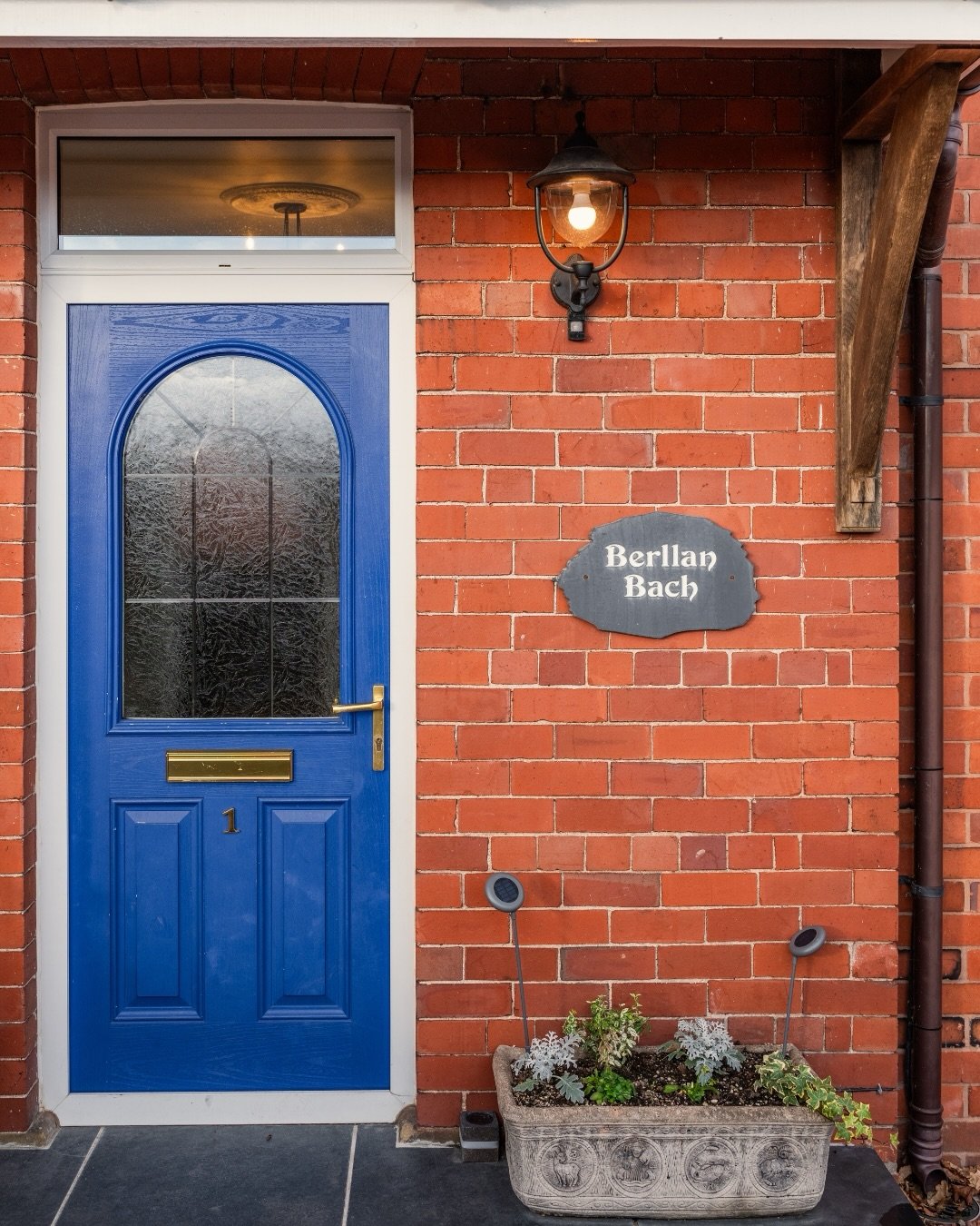A selection of photos from a wonderfully characterful home in Rossett, Cheshire. 

Currently on the market with @phoebeallensignature. 

Client: @signatureproperty.partners 

📸 All images &copy;️ Melon Media