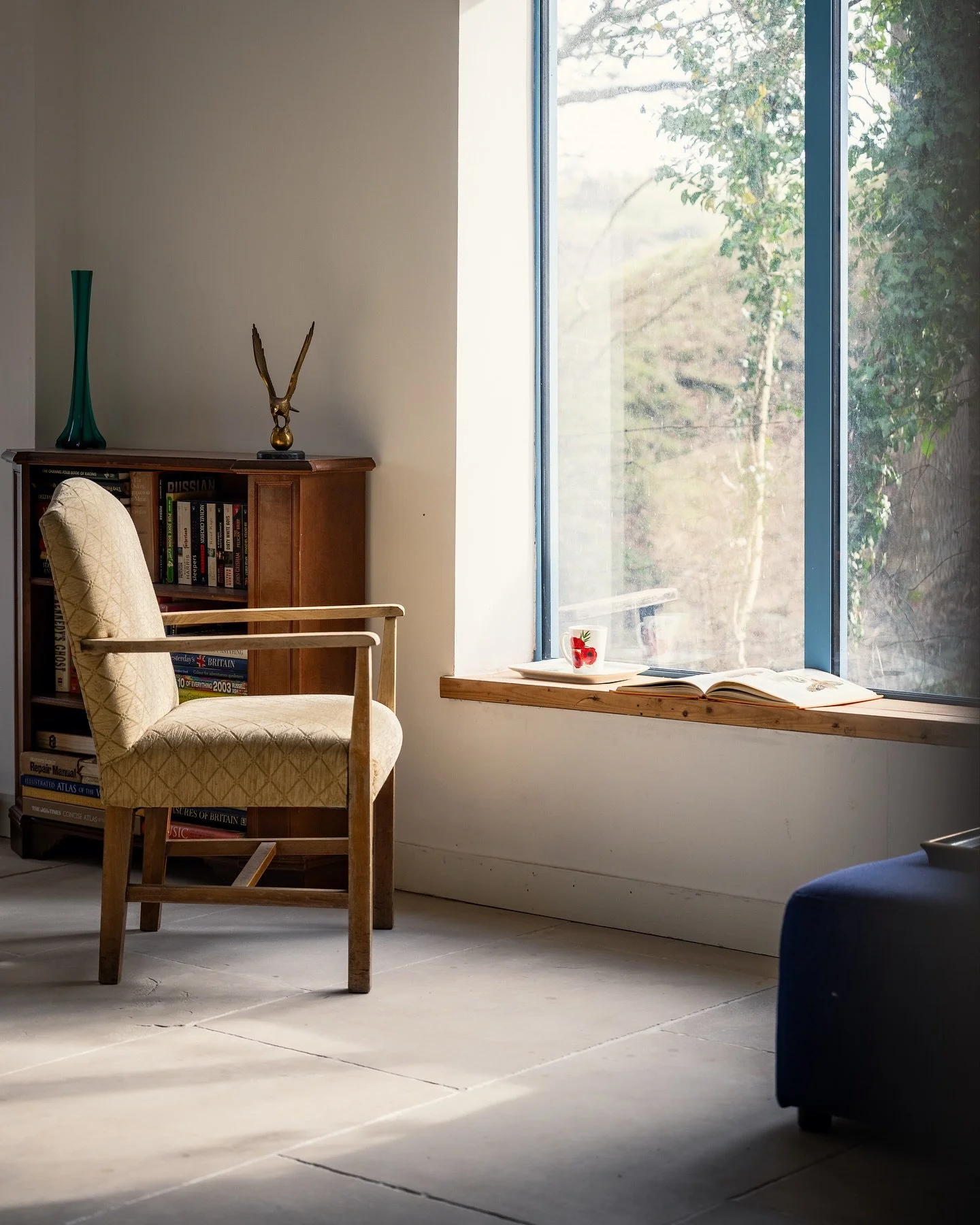 Is this the perfect retreat to disconnect and recharge? 

This property was transformed from a neglected workshop by the current owner and architect. 

Client: @idris_estates 

All images &copy;️ Melon Media