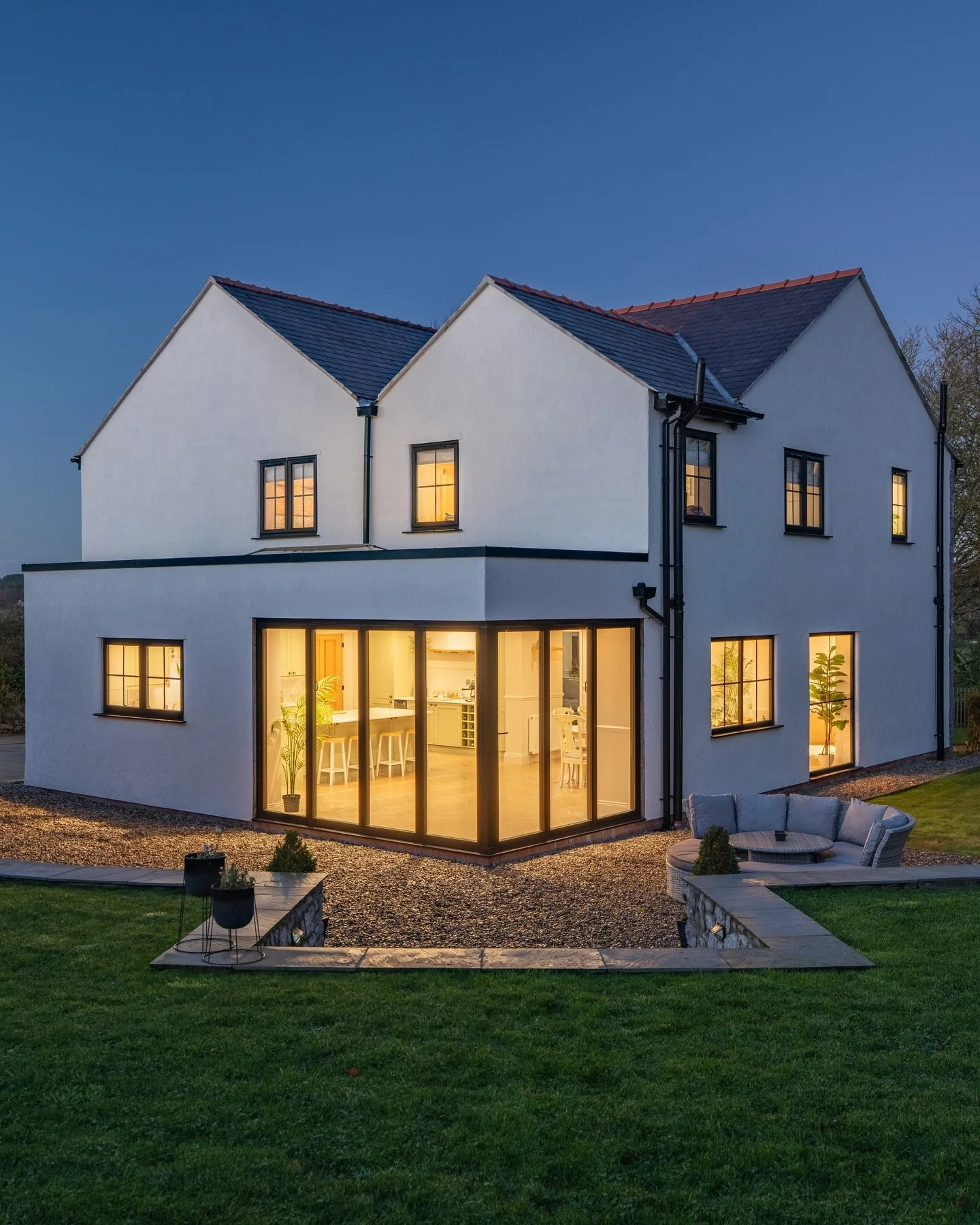 Apparently twilight shoots are all the rage! ✨ 

This is one we shot just before Christmas for our clients @llestatesltd. 

All images &copy;️ Melon Media