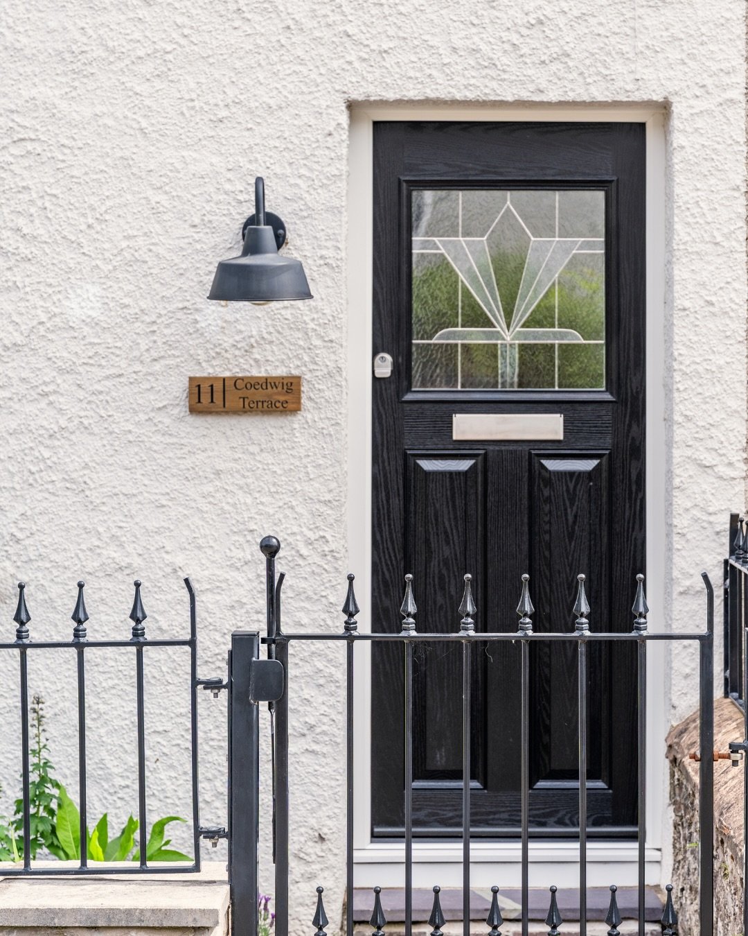 Sorry we&rsquo;ve been a little quiet lately, our clients are flying and we&rsquo;re absolutely not complaining. 🔥

Here&rsquo;s a selection of our &lsquo;lifestyle images&rsquo; taken at one of @iwanfonestateagent&rsquo;s most recent listings. Unfo