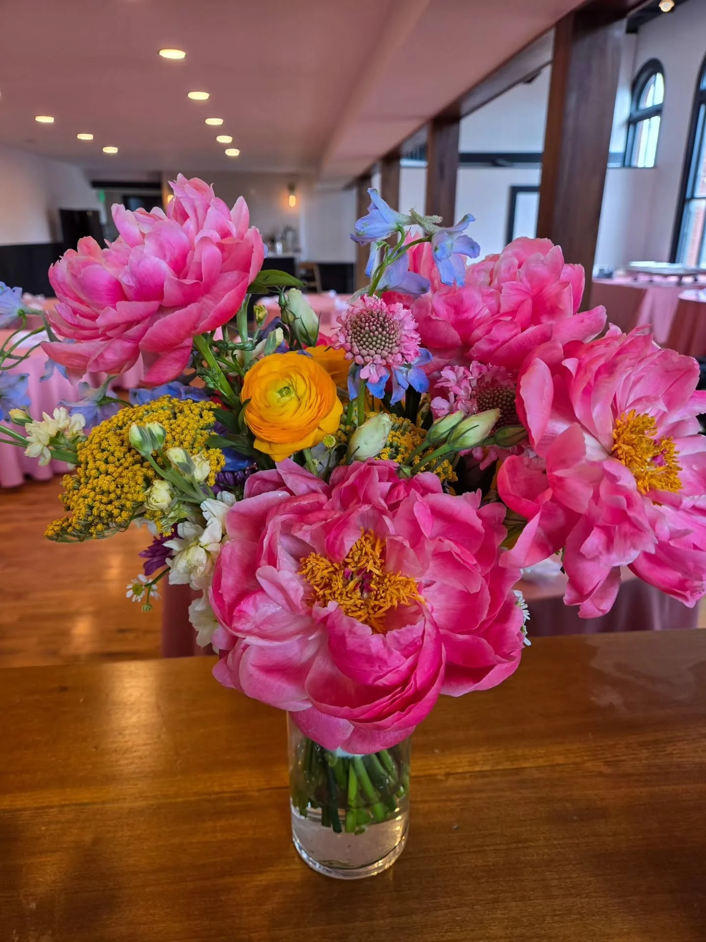 This bridal bouquet and floral cloud deserve a moment... ✨

It&rsquo;s peony season in Indiana, and these beauties are absolutely showing off. Lush, romantic, and the perfect statement for the disco garden party theme.

@reddaisyfloral truly knocked 