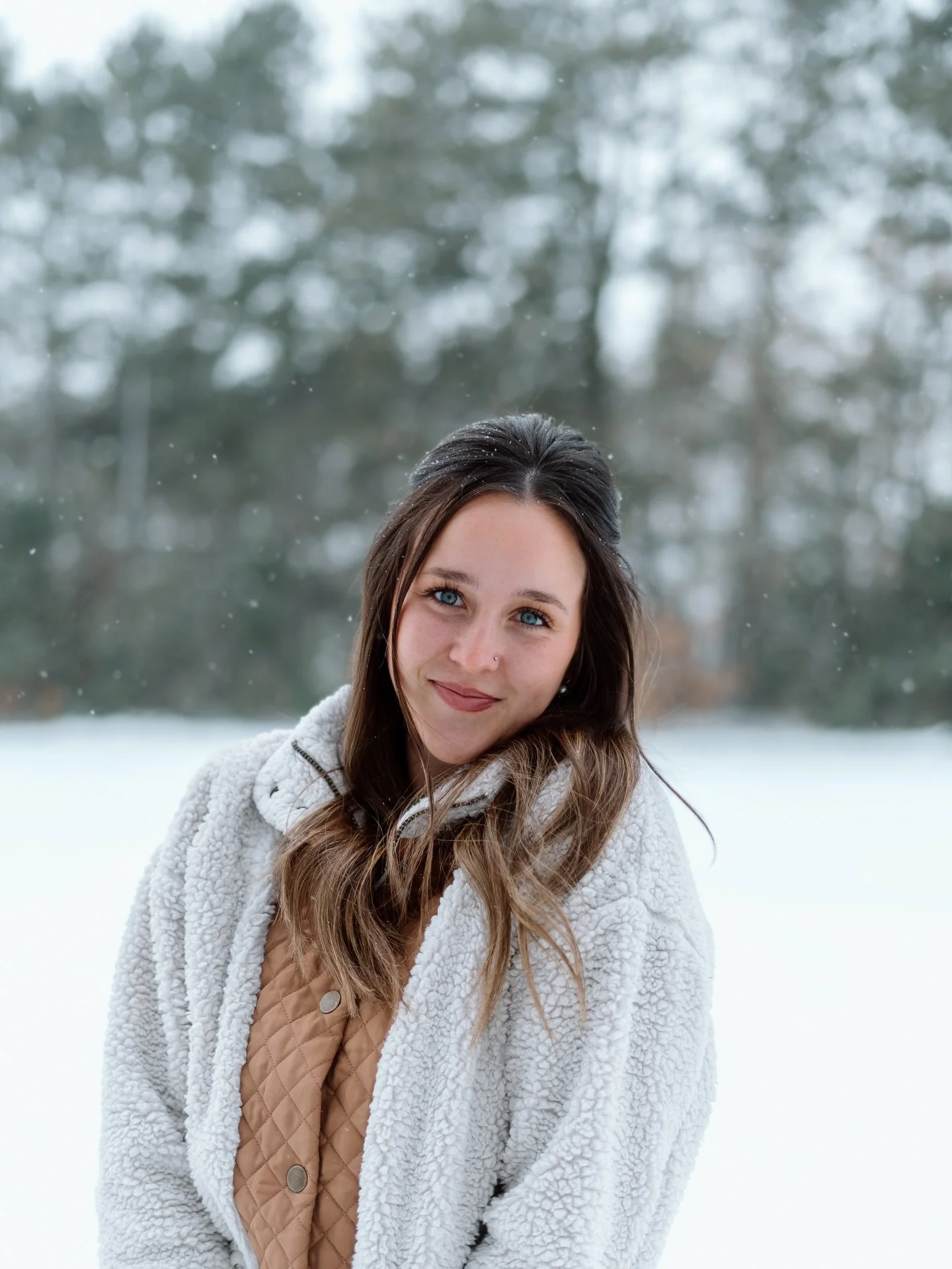 🎄Feeling so grateful for such an amazing year I&rsquo;ve had with seniors, weddings, families, and milestones! It has brings me pure joy to meet all of you &amp; have a fun session together! 

I will be giving away a FREE session this Christmas, win