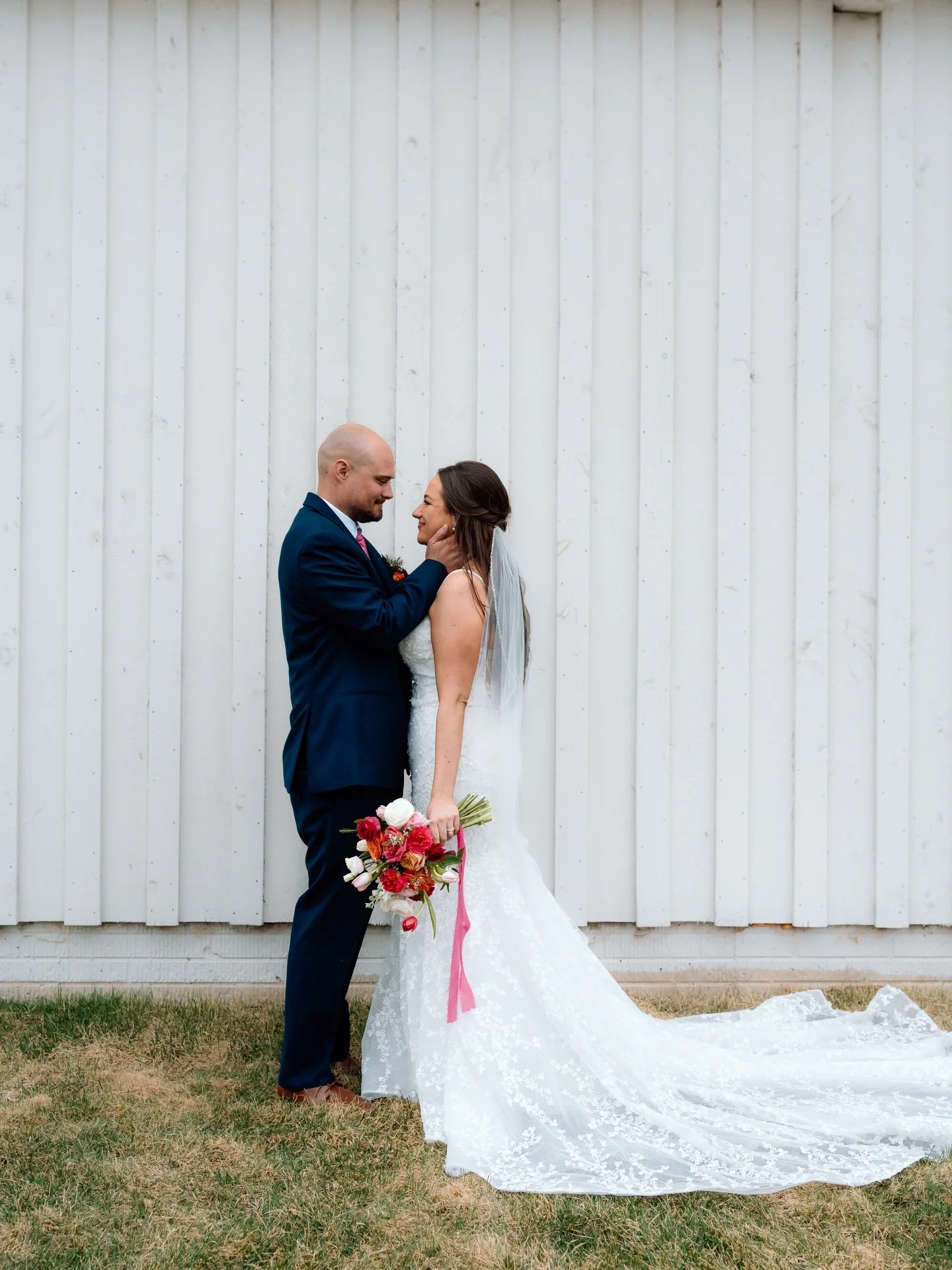 The most beautiful, love filled day celebrating Lindsey &amp; Hunter!! Congratulations to the Jockhecks 🩷

What a blessing to be apart of the day! Side note- Bundt cakes make the PERFECT centerpiece!