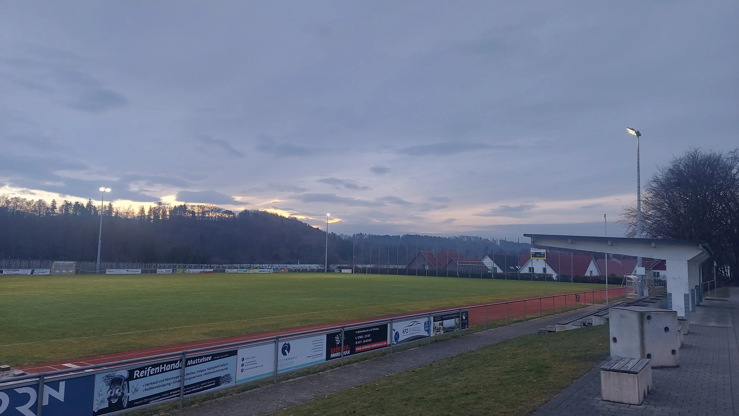 Neue LED- Flutlichtanlage auf dem Sportgelände der SG Argental in Laimnau 