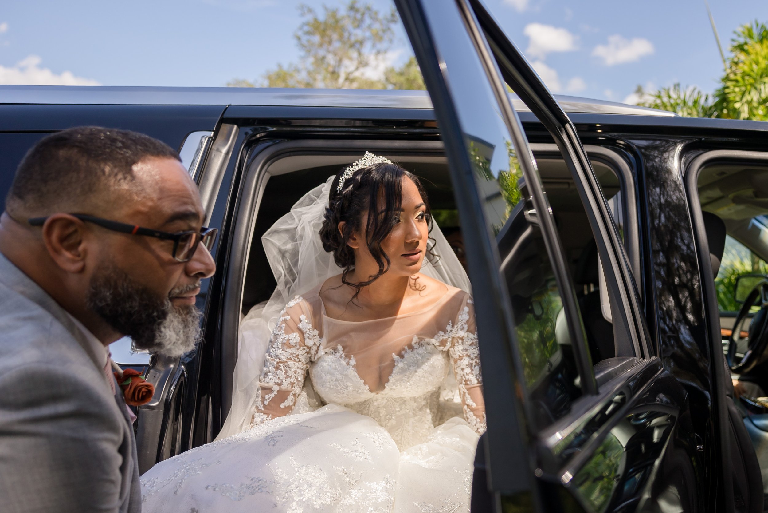 Creative fx studios | wedding photography | bride arriving at wedding