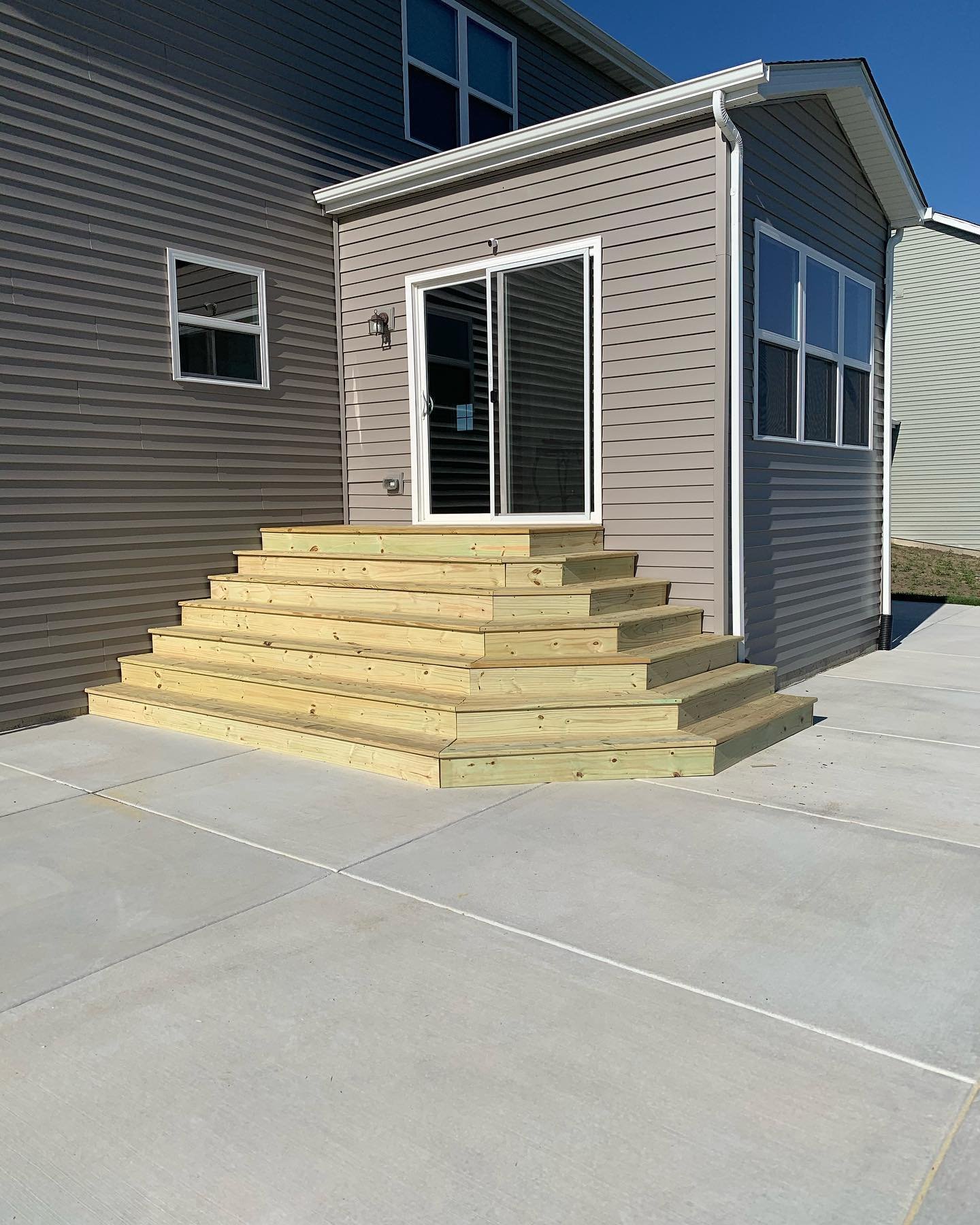 Perfect precision 🪚
Schedule by calling now at 219-433-4846 For your own aesthetic upgrade! Serving all Northwest Indiana 
-
-
-
-
-
-
#diy #diyhomedecor #lakecountyindiana #remodeling #renovationproject #kitchen #interiordesign #homedecor #mykitche