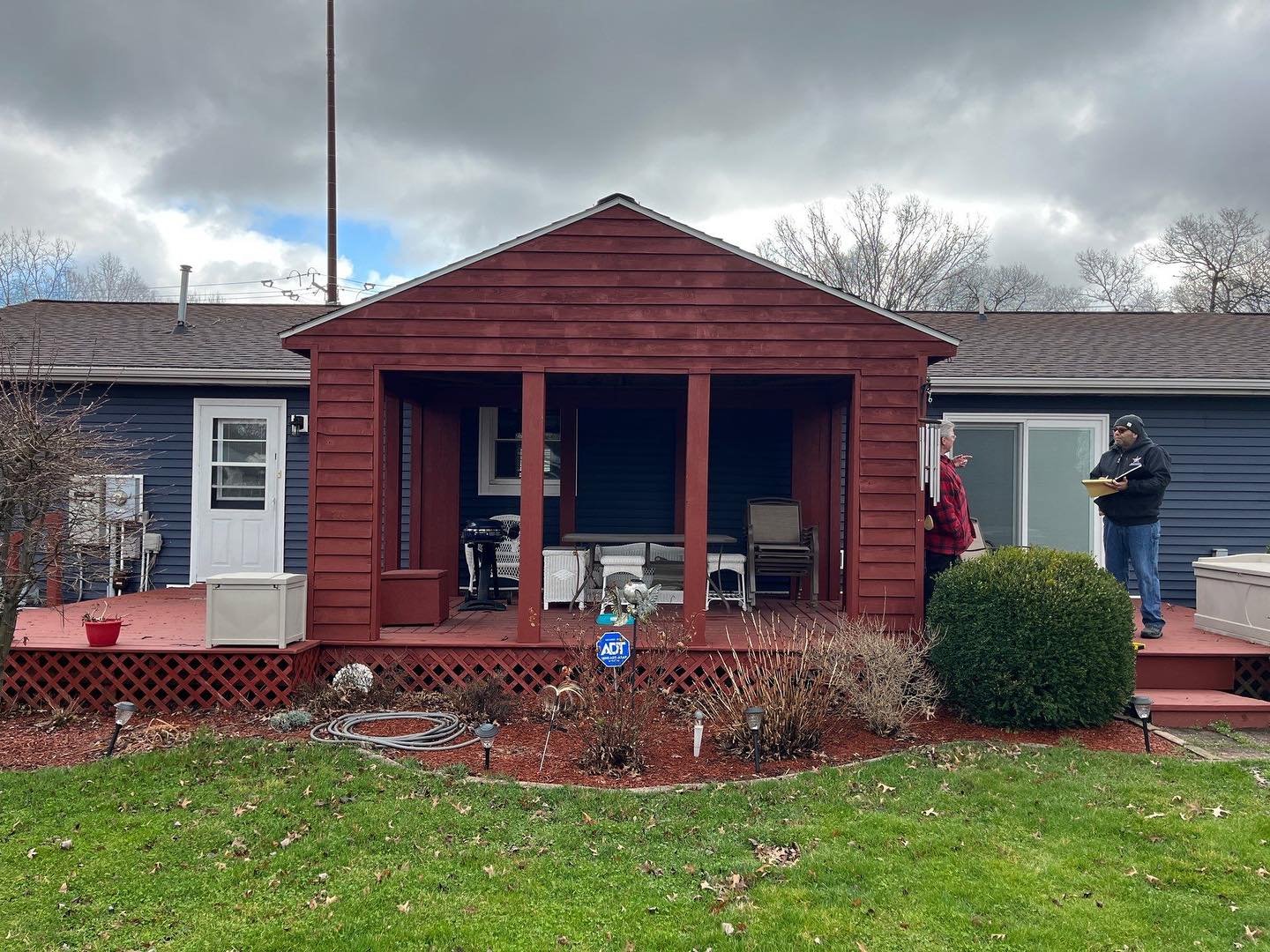 Porch addition 🙌

#diy #diyhomedecor #lakecountyindiana #remodeling #renovationproject #kitchen #interiordesign #homedecor #mykitchen #houseflipping #interior #architecture #painting #countertops #design #homestyling #homestyle #aesthetic #kitchenst