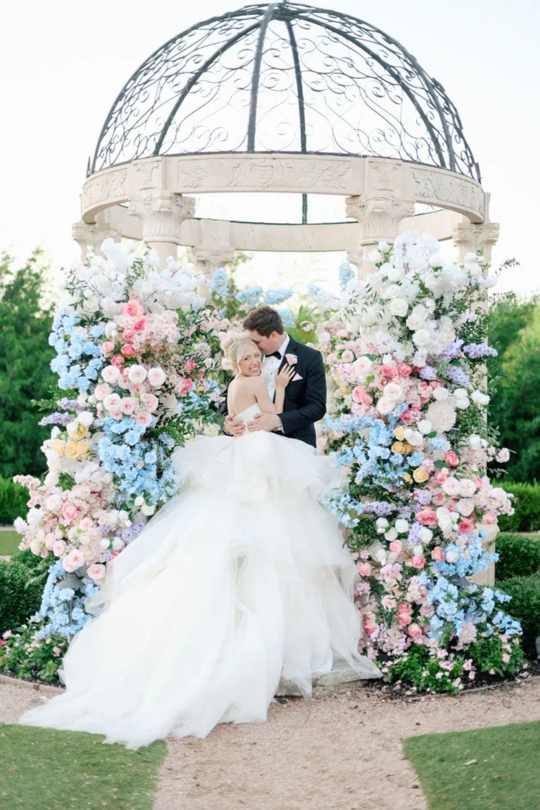 Luxury ceremony florals by Bele Decor in Dallas.