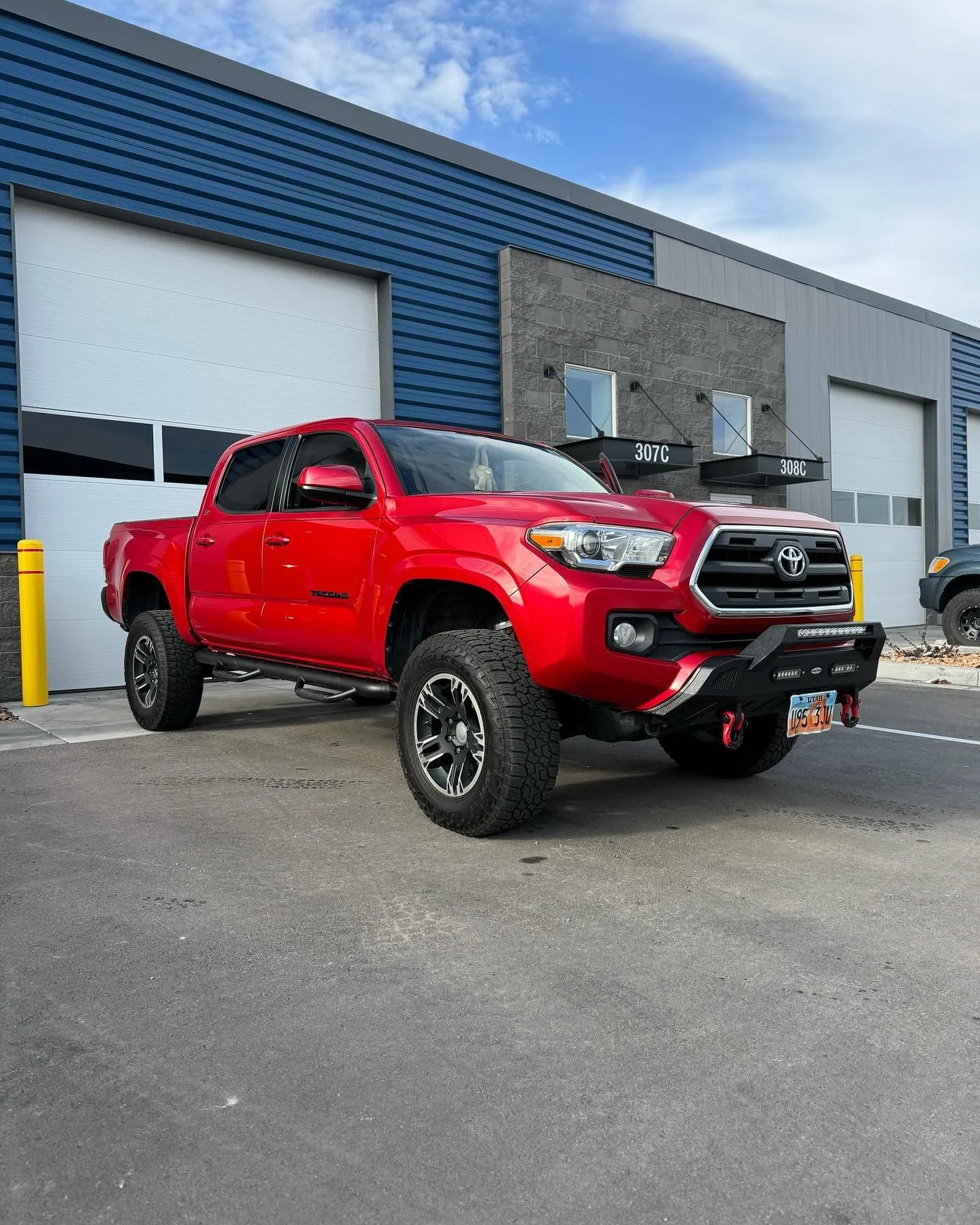 Teamed up with @rltsuspension and @revamp_autodetailing to get this customer&rsquo;s Tacoma done up right! 
- Full paint correction and ceramic coat
- Full @dobinsonsusa suspension lift - including their MRR adjustable shocks front and rear, billet a