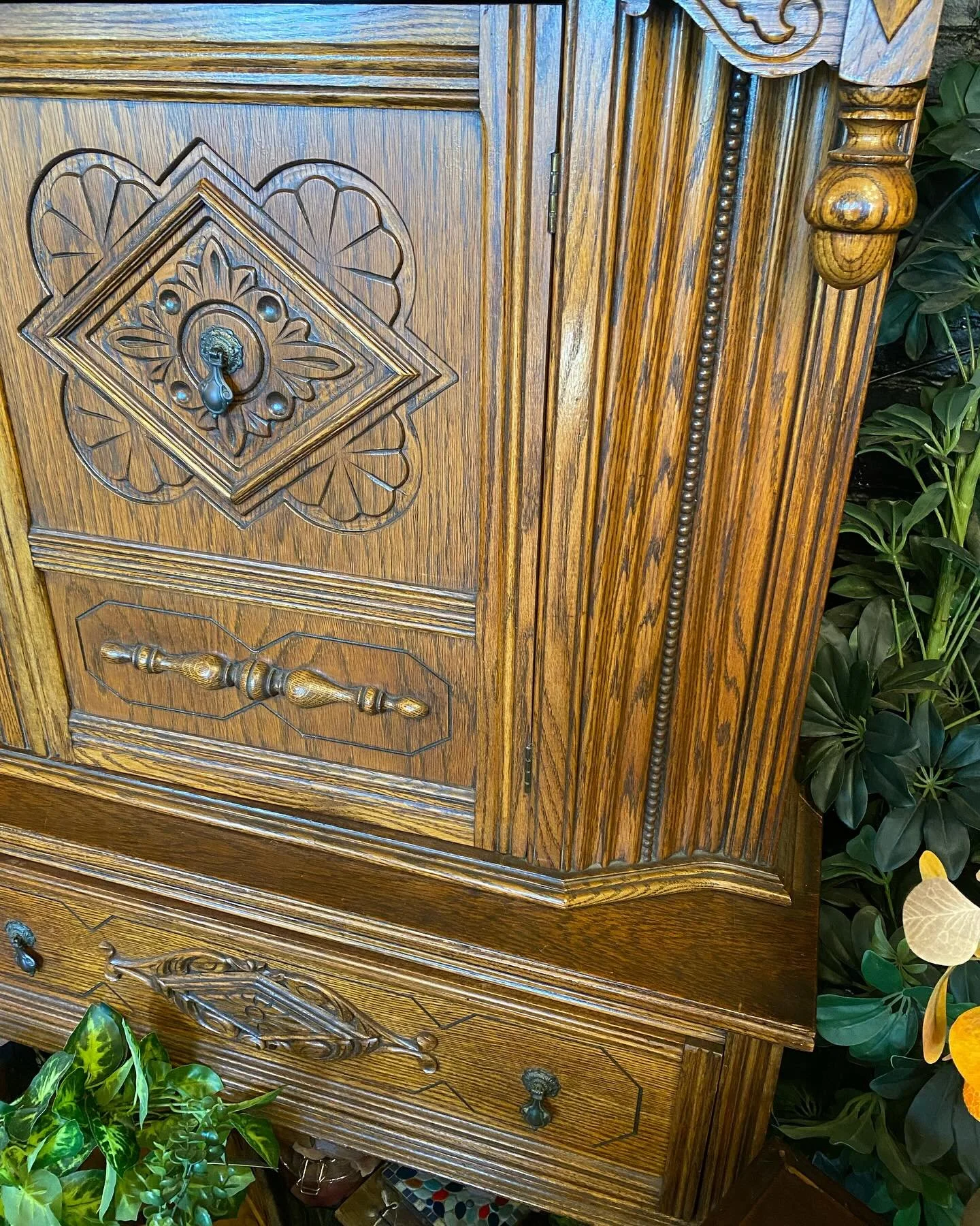 ✨

Middle Of The Week!
Almost The Weekend!!
VIP NIGHT Friday, 5pm-8pm!!!

✨

Christmas Shopping For The Whole Family!

✨

📍61 Endicott Street | Norwood MA 📍

#smallbusiness
#shopsmall
#handmadegifts 
#giftshop
#christmas
#holidays
#vintage
#sustain