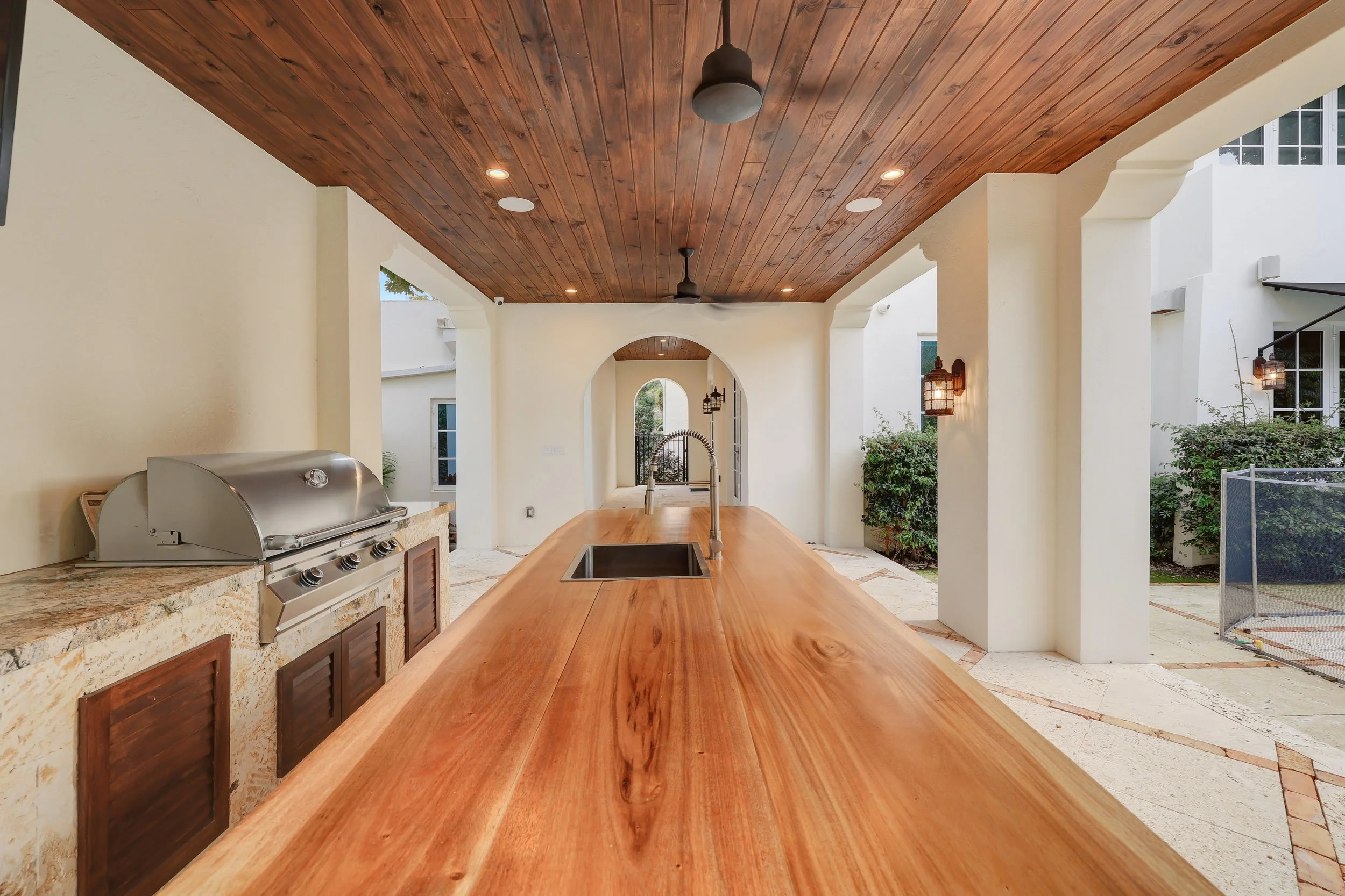 1311 Alhambra Cir-71.jpg