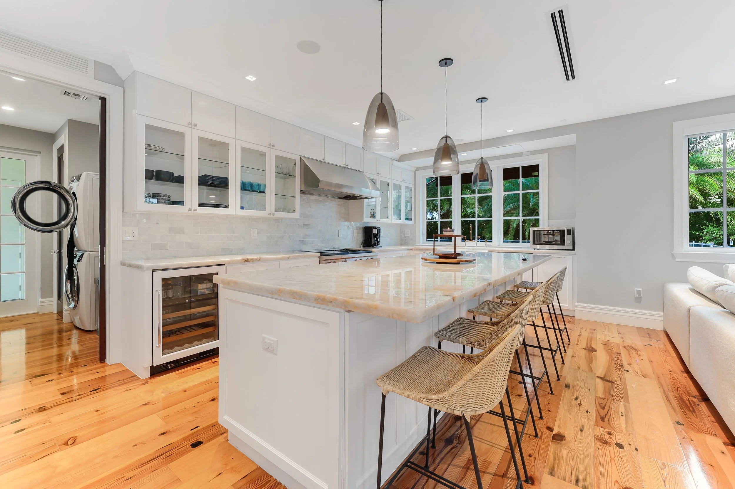 1311 Alhambra Cir-17.jpg