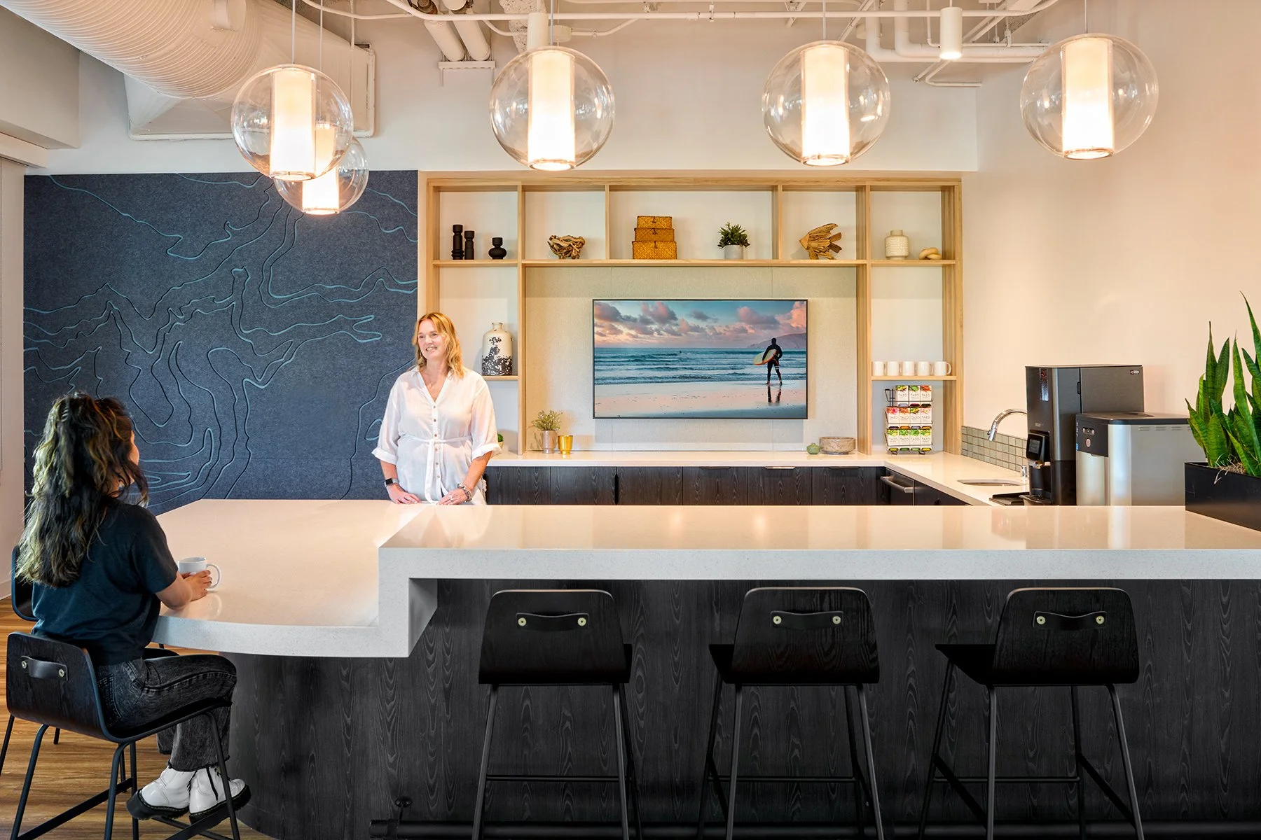 AP+I-Design_HP--Poly_Break-Room_1800x1200---293.jpg