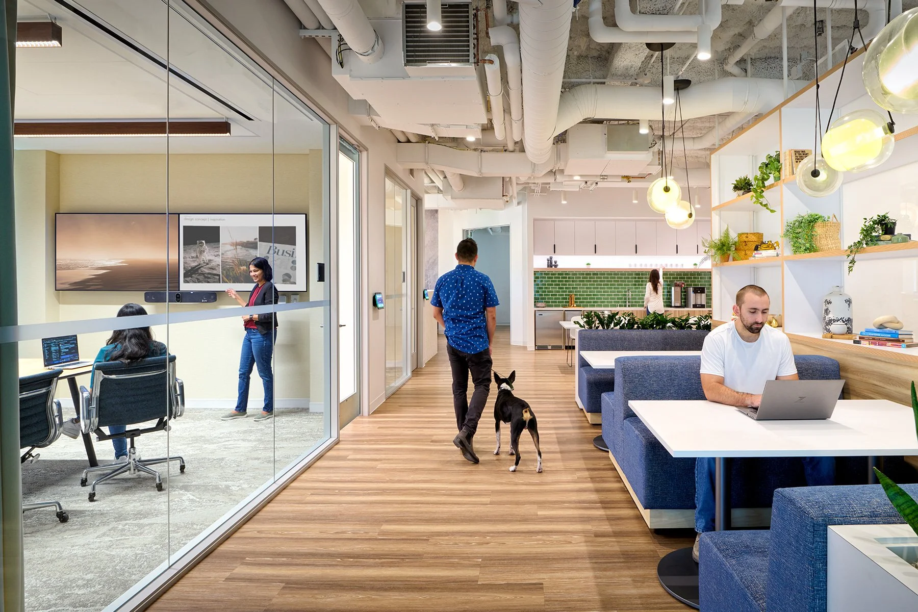AP+I-Design_HP--Poly_Conference-+-Break-Room_1800x1200---155.jpg