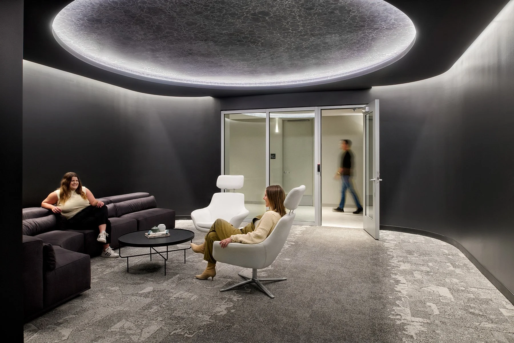 AP+I-Design_HP--Poly_Moon-Room_1800x1200---010.jpg