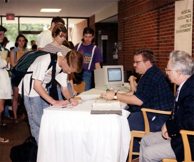 1995-04.jpg.webp