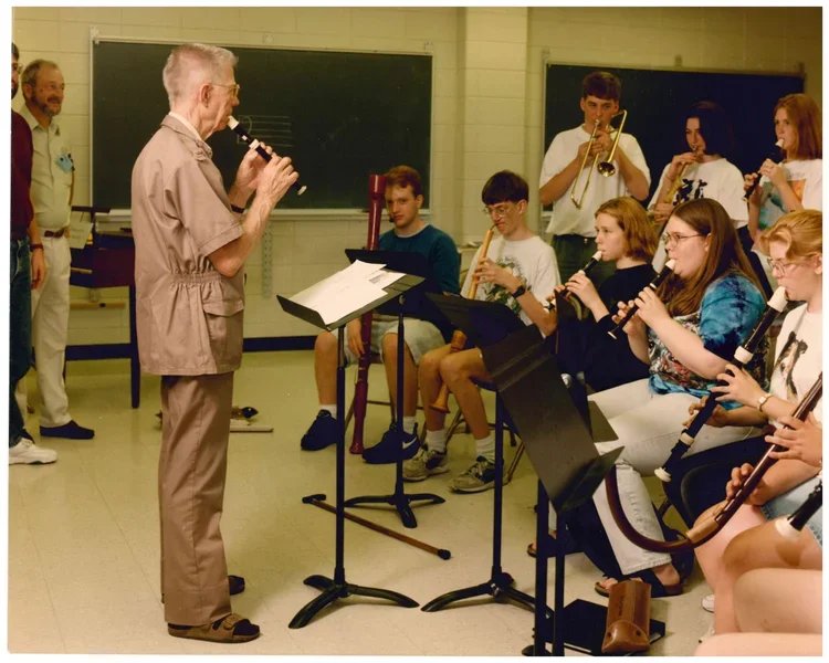 LSM1995+collegium.jpg.webp