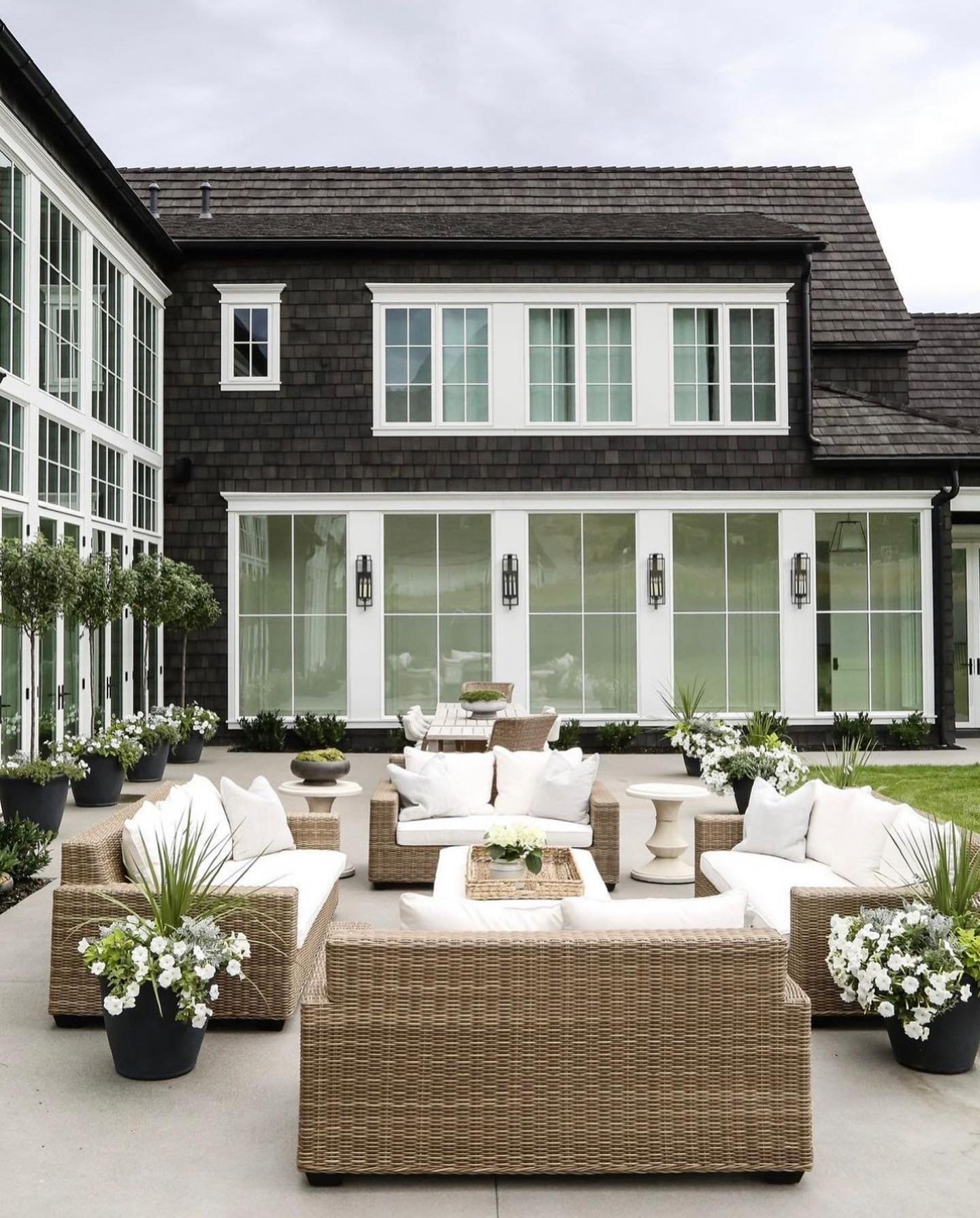A dreamy extension to the main living area of the home (via: @cambridgehomecompany)

#patio #exterior #interiordesign #betweenthedesigns #home #homeinspiration #homedecor #decor #architecture #style #homedesign #house