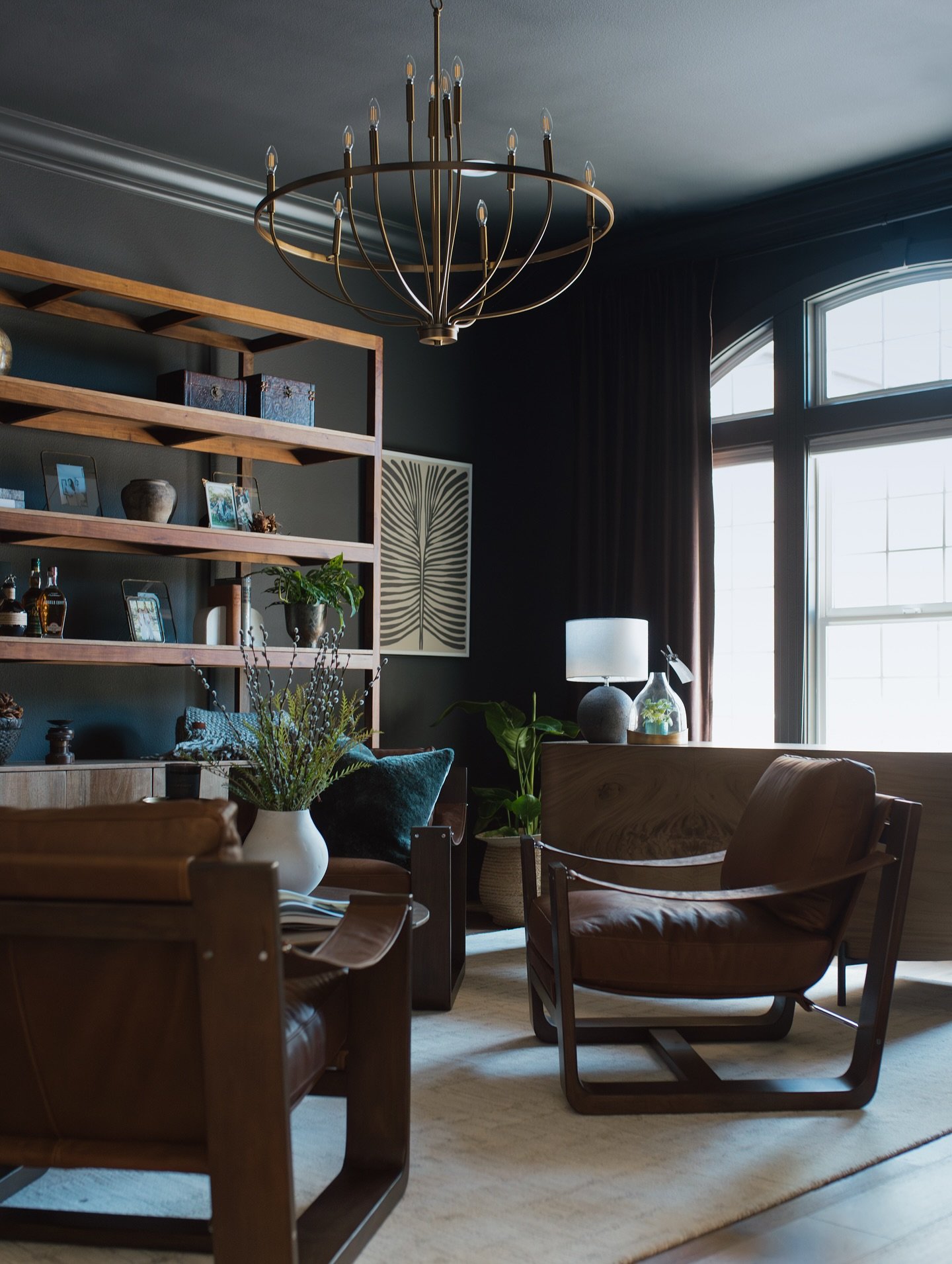 You don&rsquo;t want to miss these before and afters 🤍

From &ldquo;Where do we even begin&rdquo; to &ldquo;We never want to leave!&rdquo;

This office had a big job, host the friends and handle business. So we gave it a moody makeover (color drench