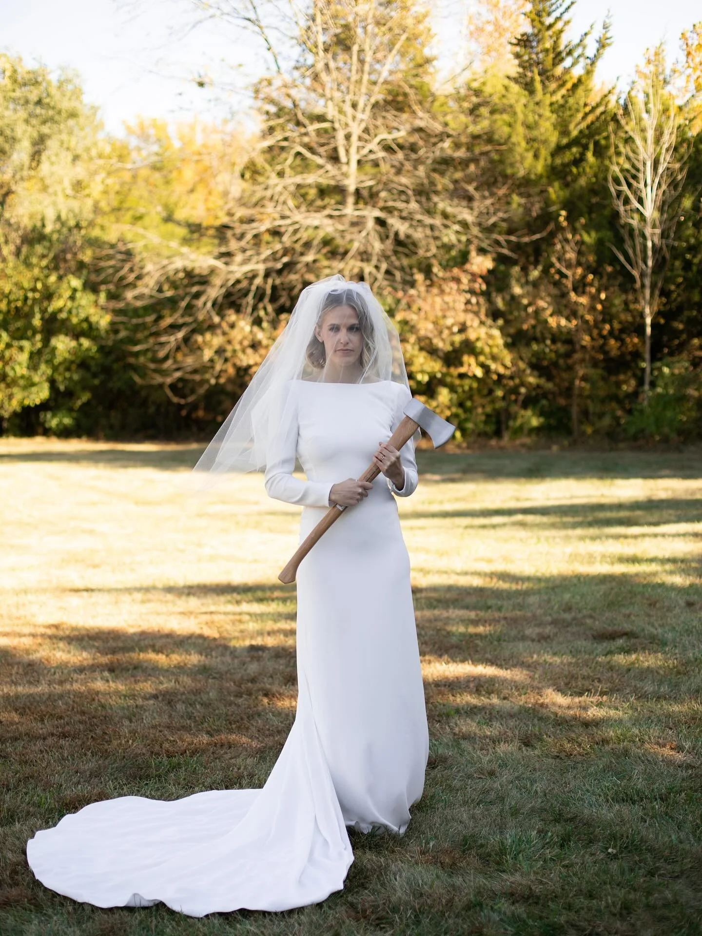 'til death do us part🖤

@kcheatherann really brought the spooky vibes to this shoot last year, it deserved a spot on our feed again this year🧡👻

Vendors: 
Host - @monthlymerriment
Venue + Rentals - @willowcreekkc
Planner - @kcheatherann with @thep