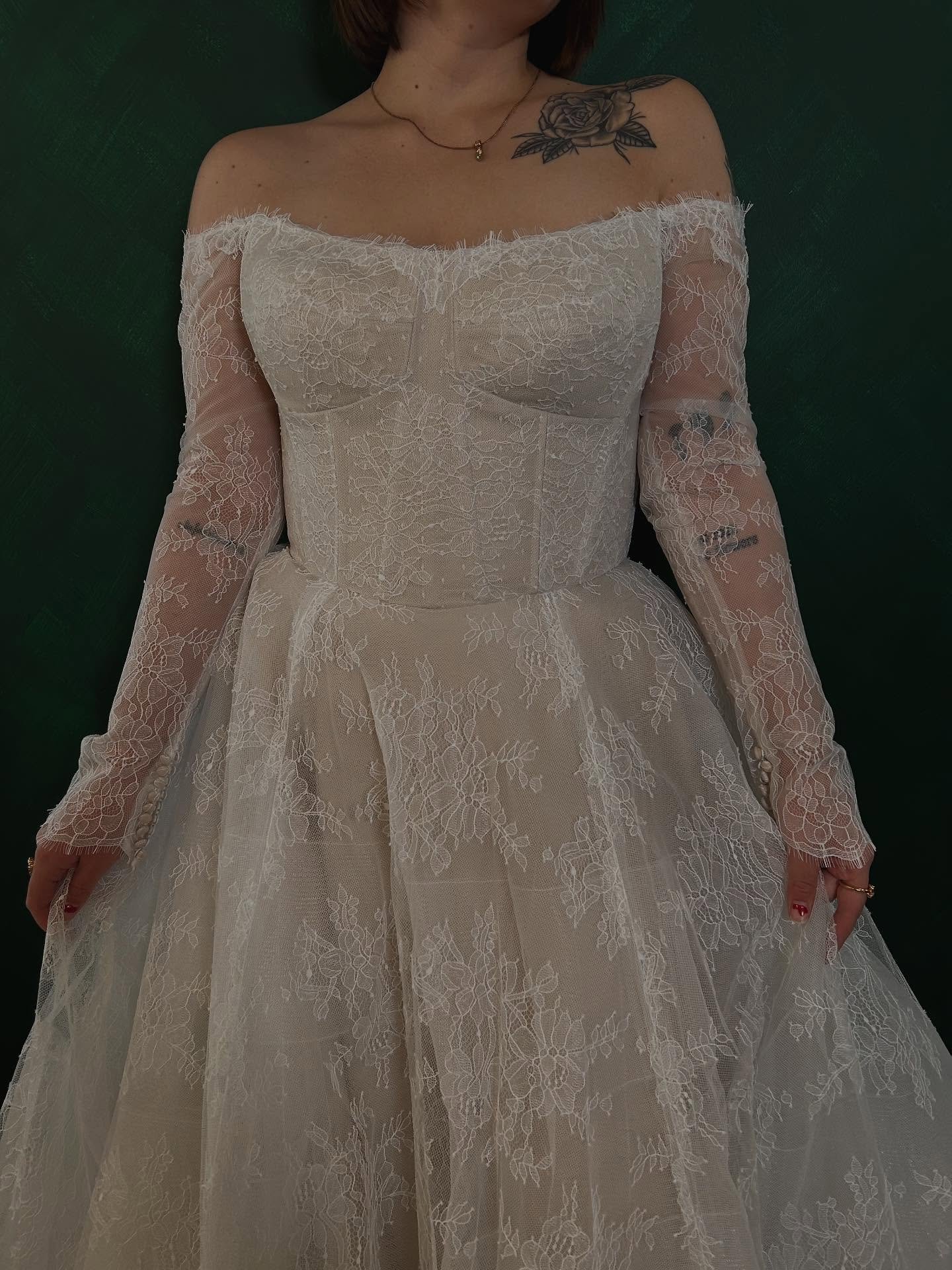 our favorite long sleeve gowns, perfect for a classic winter wedding🤍❄️

| long sleeve gowns | winter wedding | winter gowns | kc bride | kansas city bride | winter bride | long sleeve dress | 2026 bride | 2027 bride |