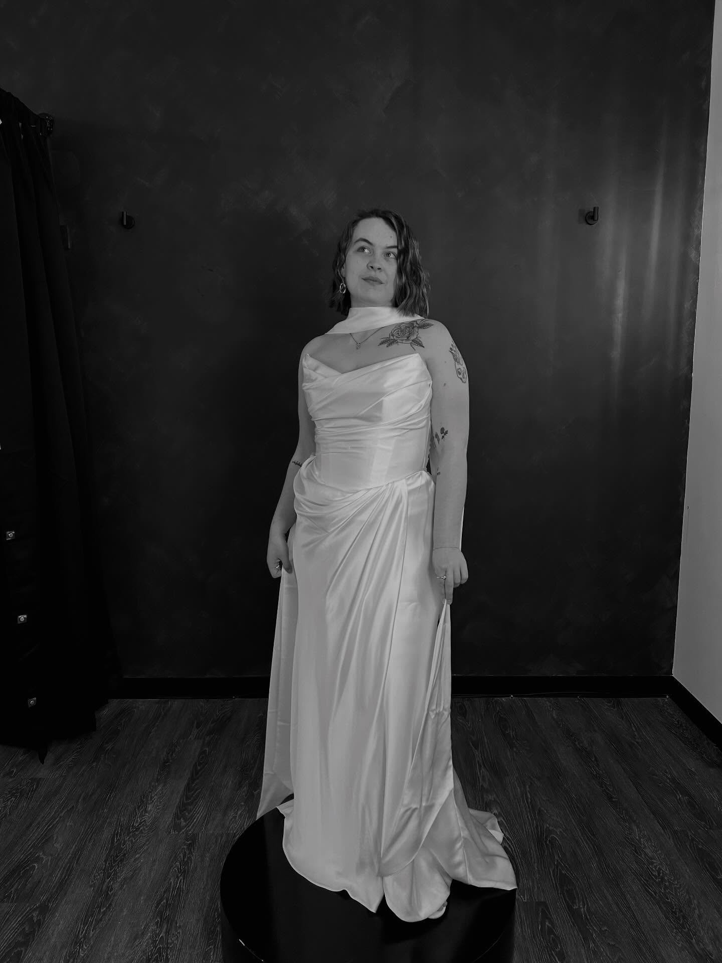 sleek and simple is our love language, and nobody does it better than @watters 🤍

Gowns: Loera + Delphinium 
Gown designer: @watters 

| bridal gown | bridal boutique | kc bridal boutique | kansas city | bridal by shl | 2026 bride | 2027 bride | sim