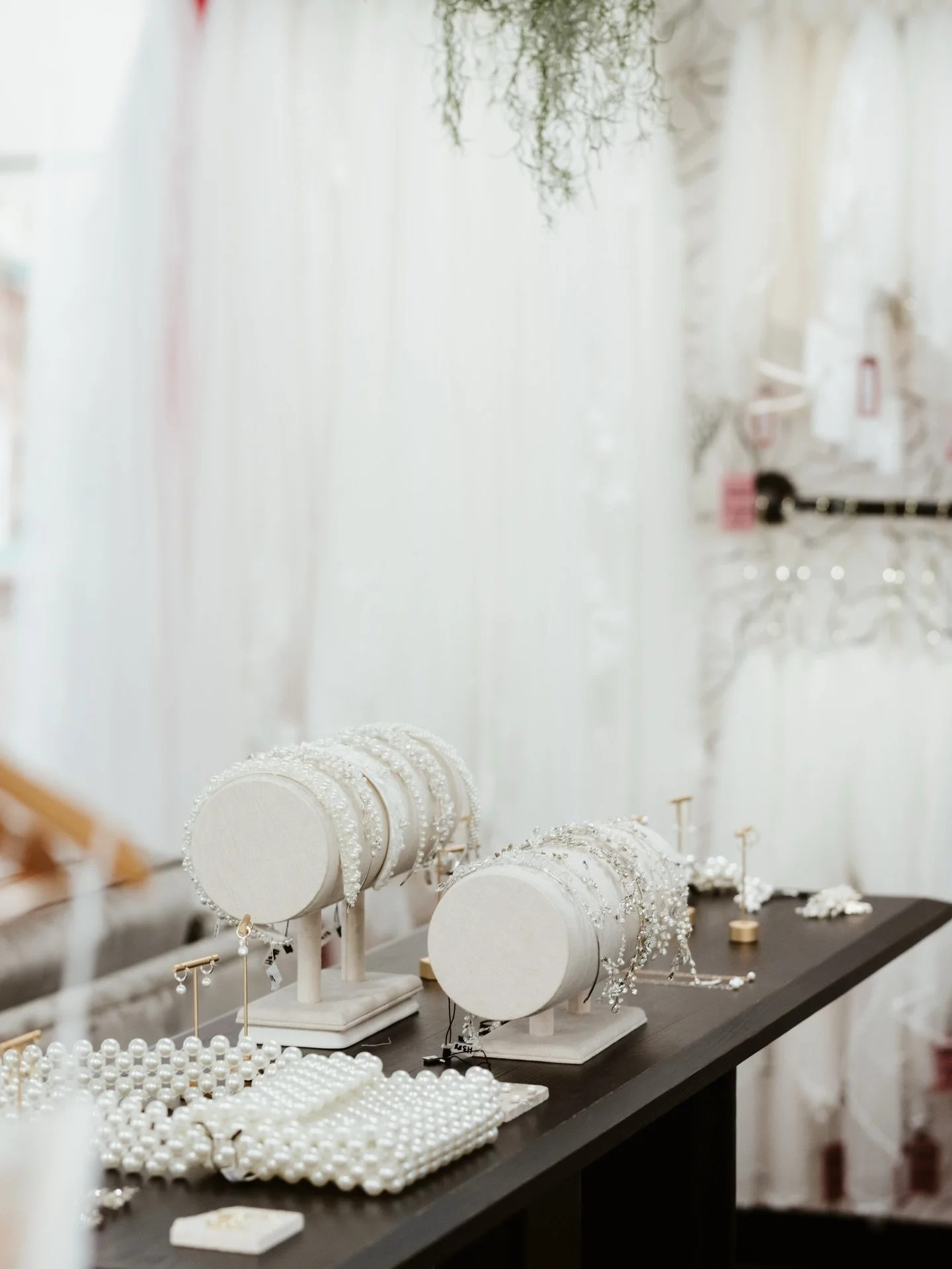 Don&rsquo;t forget to book your accessory appointment and find the perfect accessories for your big day!🫶🏼 
Come shop our selection of veils, earrings, bracelets, and hair pieces!🤍 

| bridal accessories | kc bridal shop | bridal jewelry | kc brid