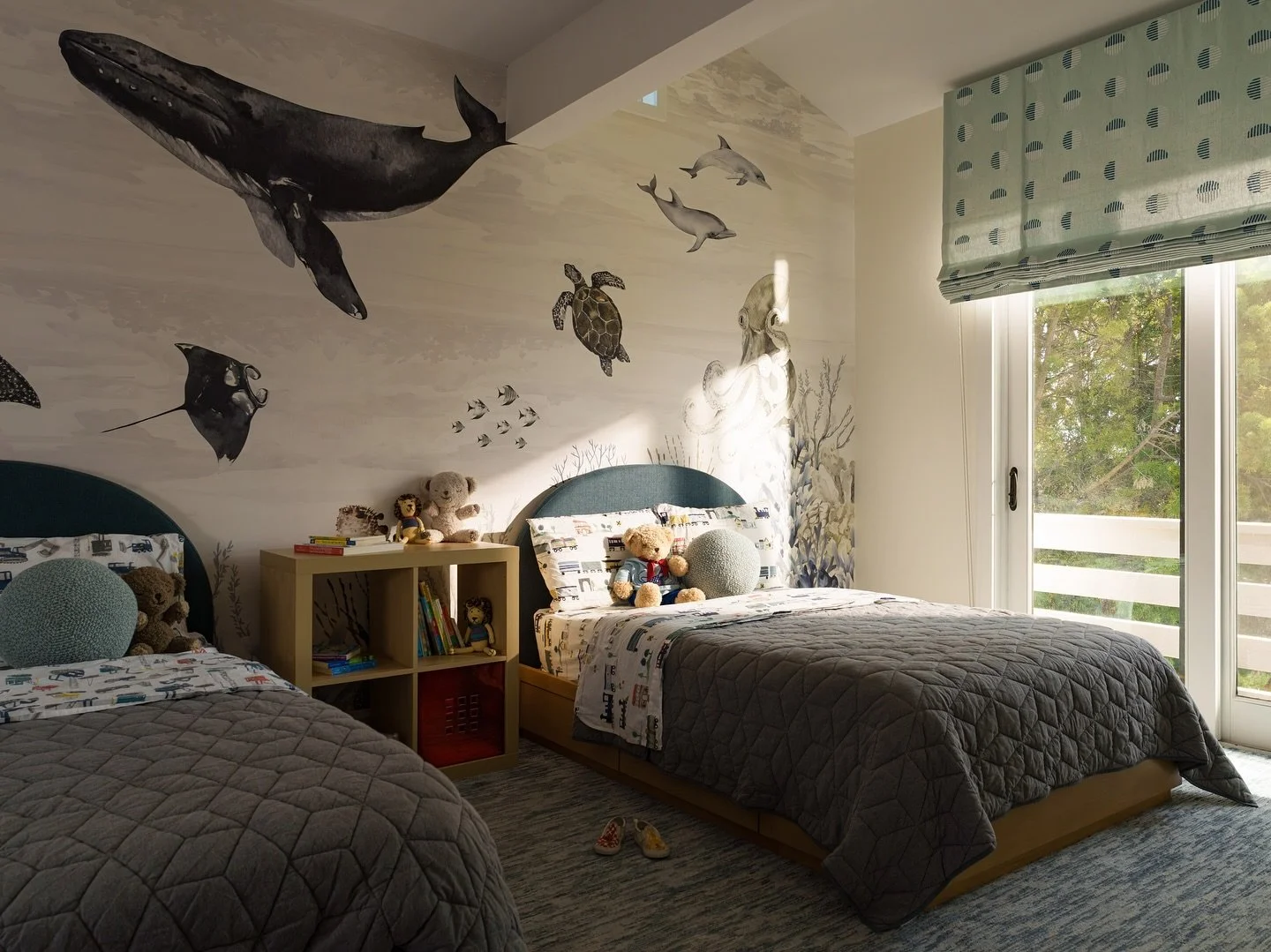 This twin bedroom brings the ocean to life with a whimsical underwater mural, layered textures, and cozy beds made for adventures big and small. 🐠🐢🐋🌊

Design @sarahtract 
Photo @furman.interiors 
Styling @californiacasa 

#UnderwaterMagic #KidsRo