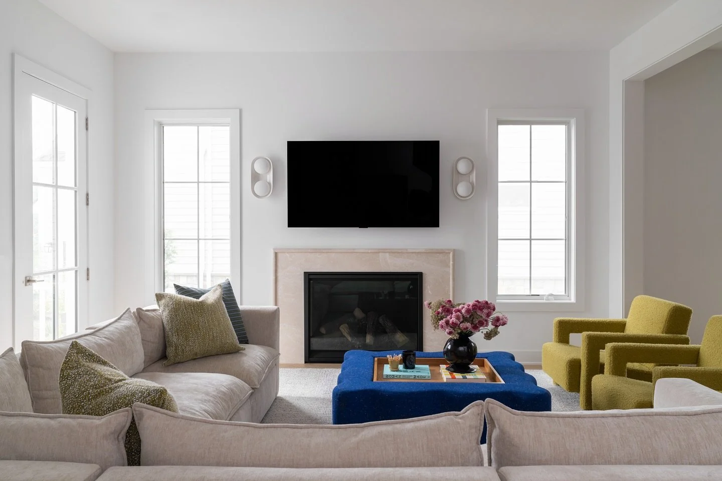Living Room at our Chappaqua Project &bull; funky and fresh 

Design @sarahtract 
Photo @reagentaylorphotography 
Styling @deirdrekingcreative 

#FunkyFreshDesign #PlayfulInteriors #DopamineDecor #MaximalistLiving #ColorCrushHome #EclecticLivingRoom 