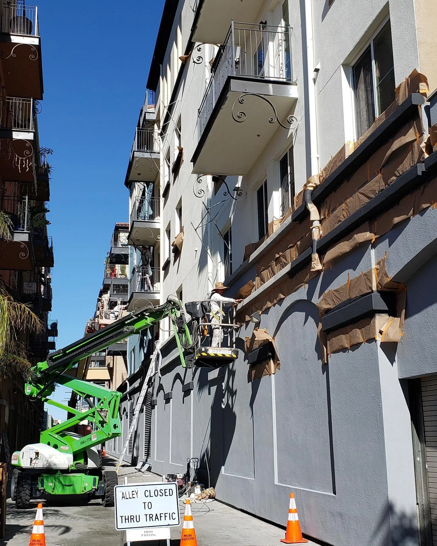 Painting in alley.jpeg