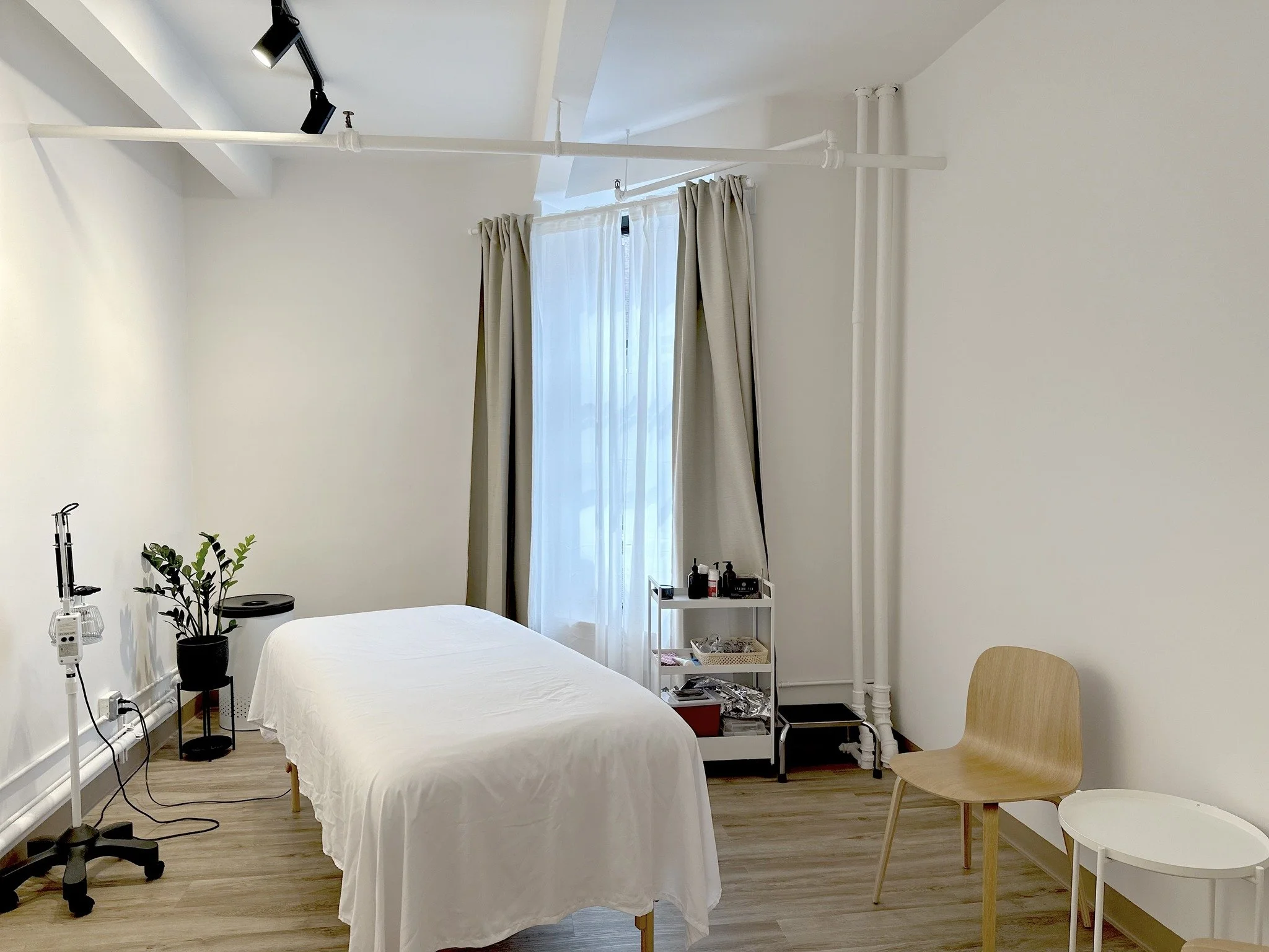 Treatment Room 1 - Hewwing Acupuncture 32 Union Square East, New York.