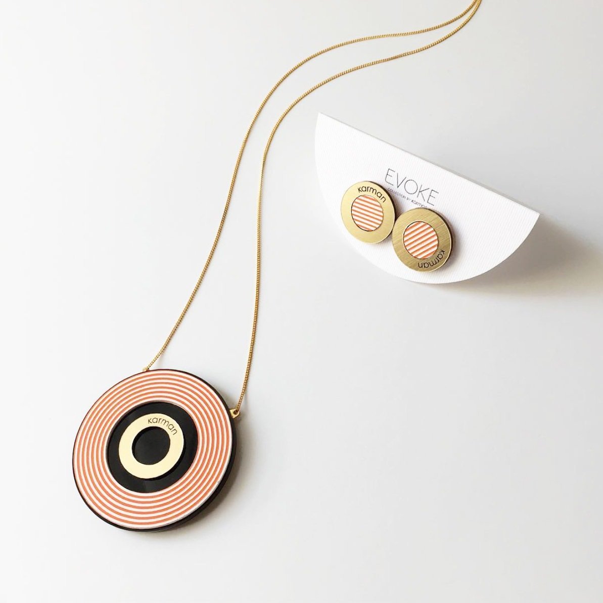 https://i.etsystatic.com/6437086/r/il/81f724/4098244559/il_fullxfull.4098244559_kirm.jpg