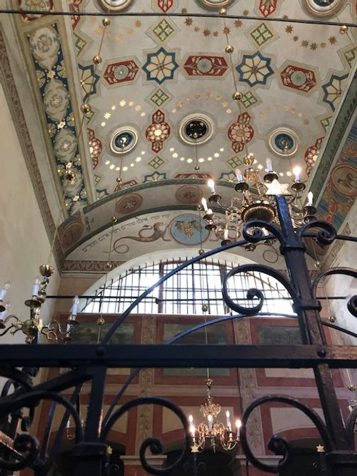 Remah gogue ceiling.jpg