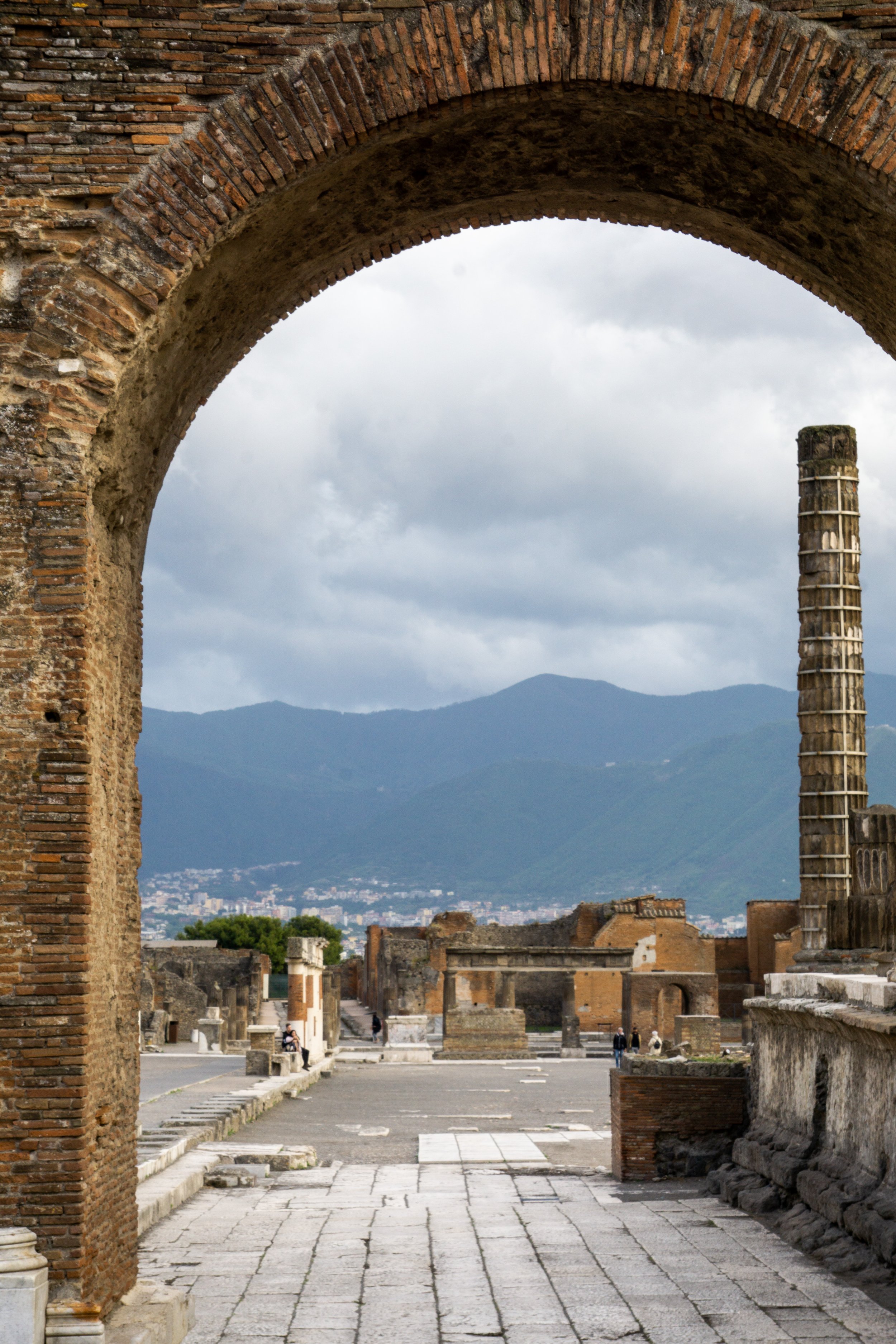 Archway-Pompei-Italy.jpg