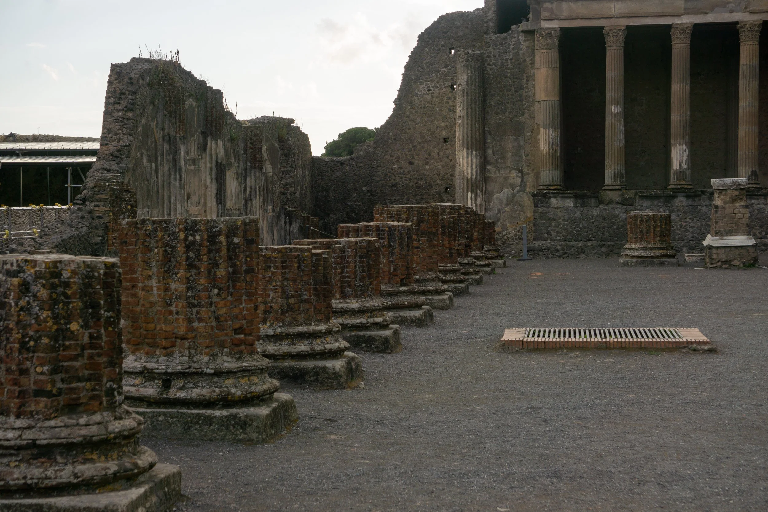 Pompeii-Court.jpg