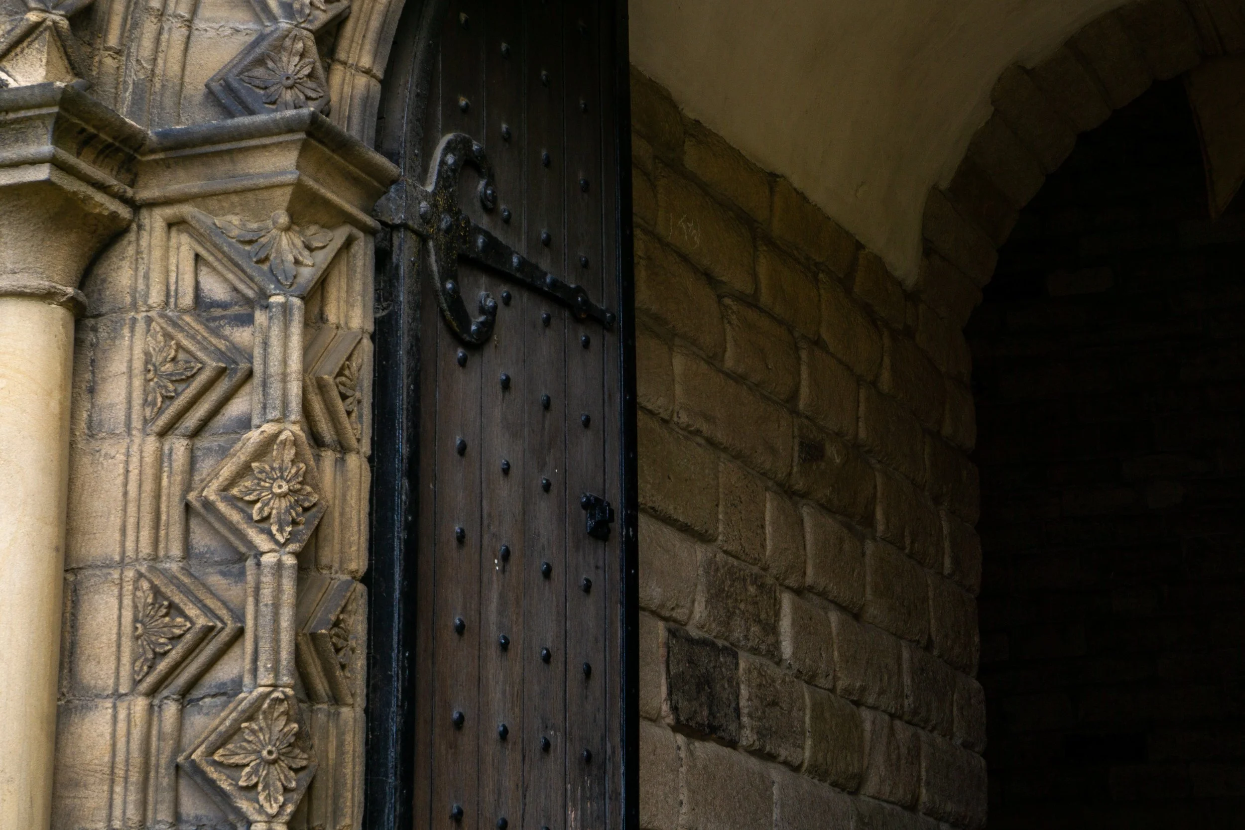 Enter_the_black_gate.jpg