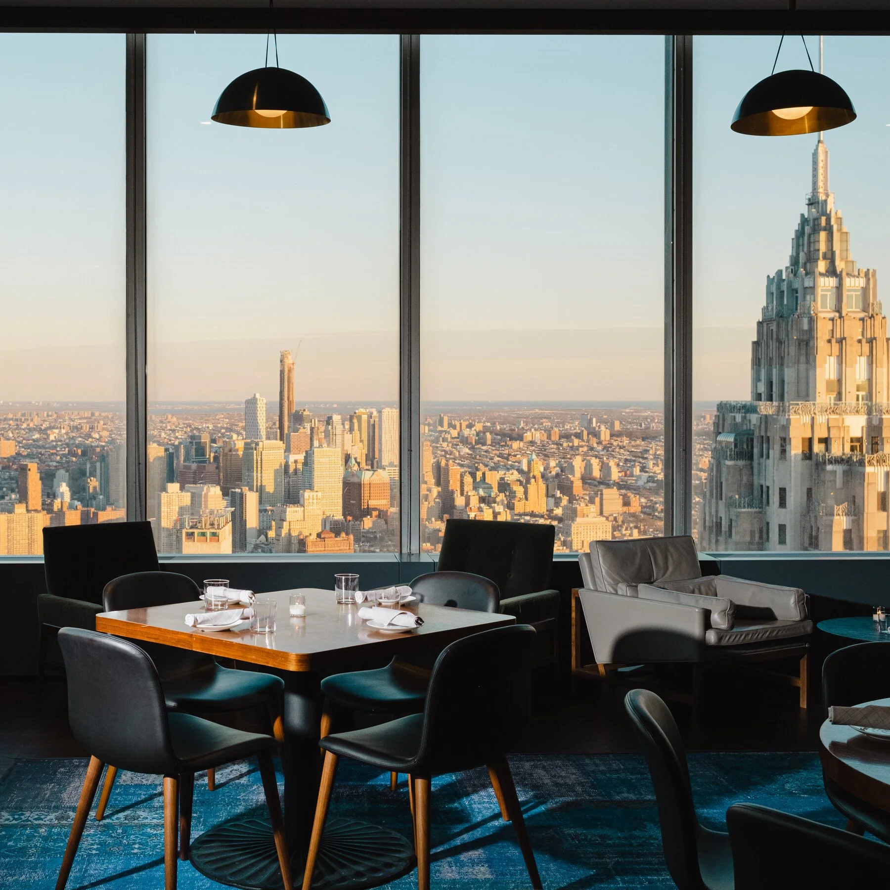 04manhatta-bar1-mediumSquareAt3X.jpg