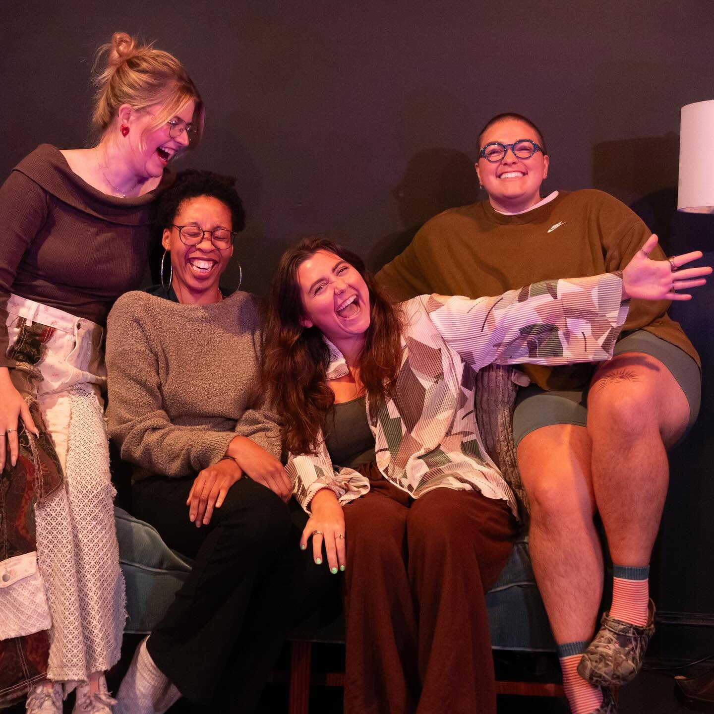 🎭 OUR DREAM TEAM: EVERYBODY is directed by @haileebzuniga , stage managed by @shelsy_t.t , with lighting design by @a.b_wildes and costume design by @abiapter 💕 This dynamic, powerful group of women have put their hearts and souls into this product