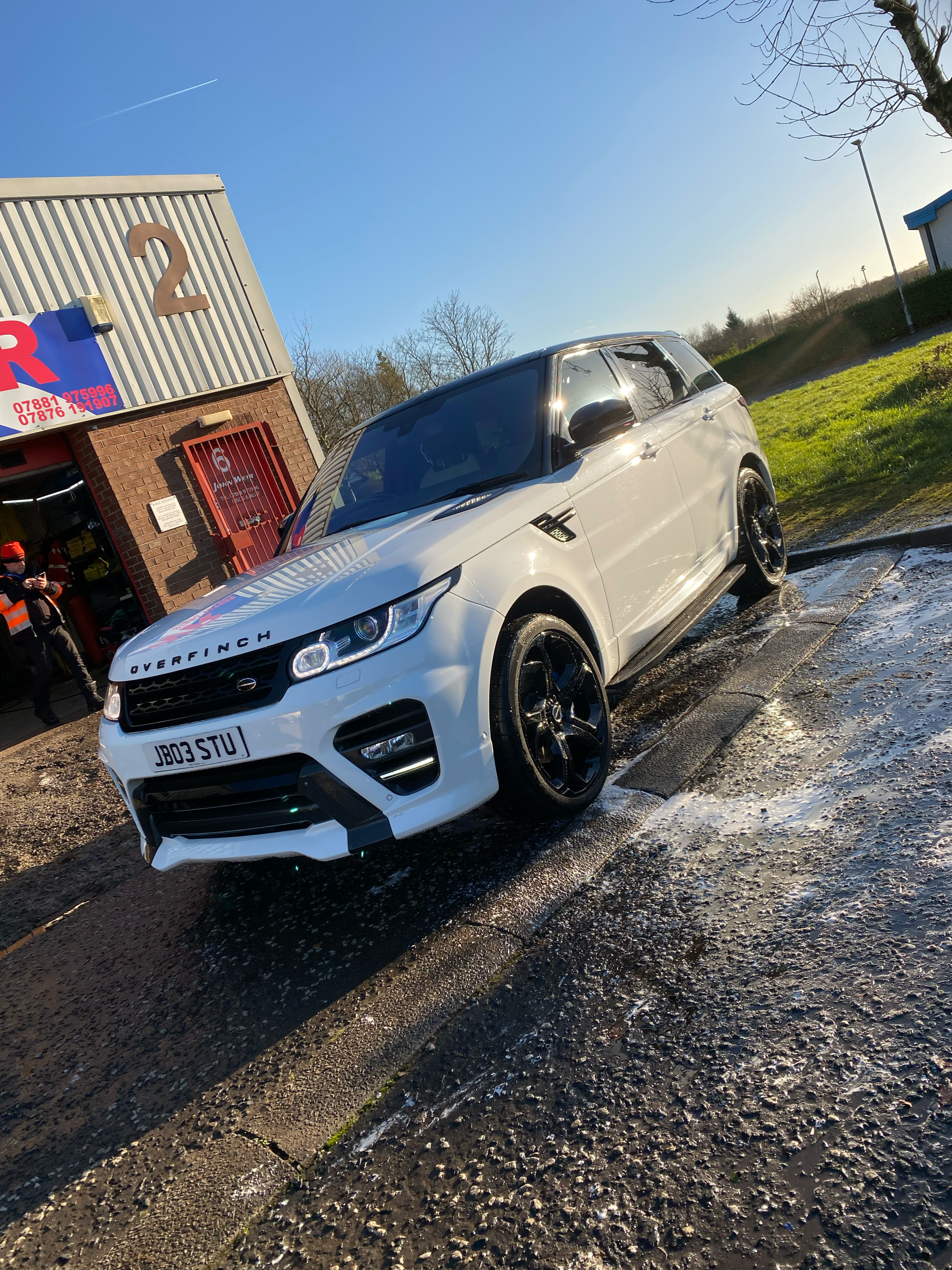 Range Rover in white