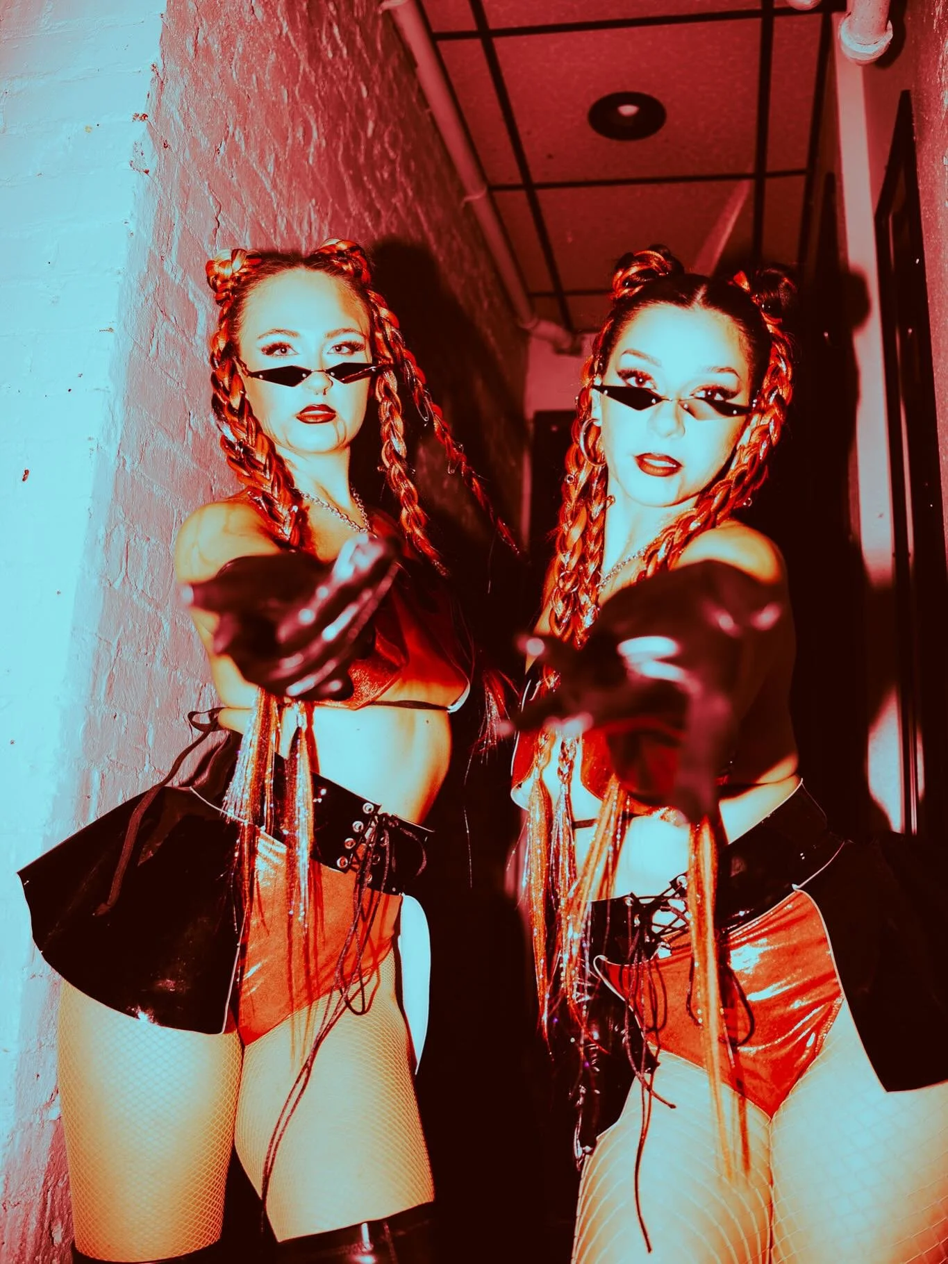 Turning heads, eating hearts ❤️&zwj;🔥

Vampire Gogo sighting in Orlando, Florida🩸
Have you seen the next cities announced? 👀 

Show: @thebladerave
Photos: @ghostpicss @echoesofmotion
Dimes: @raquelxmar @j.belle96
Costume Design: @jen.spxrks