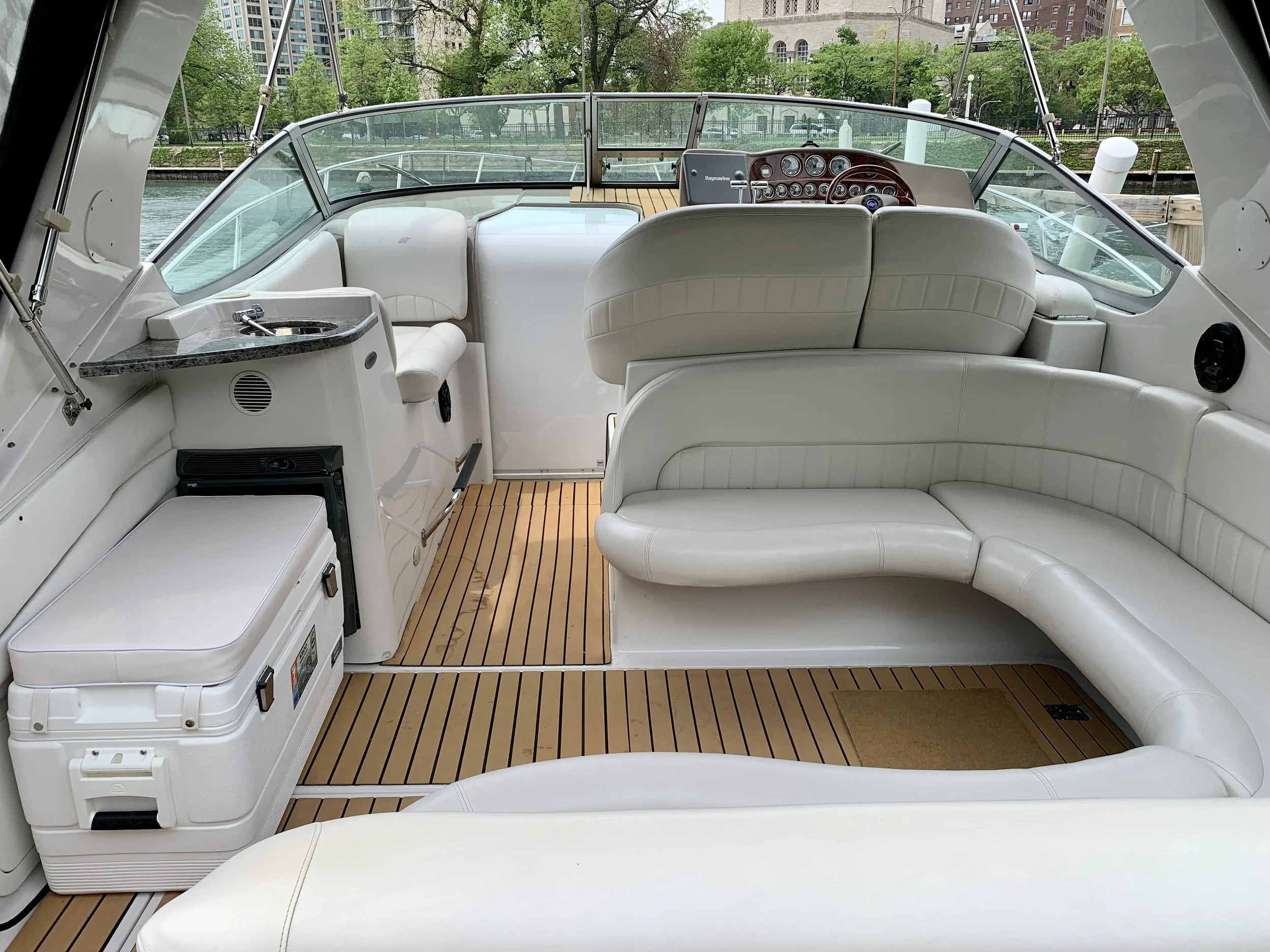 Lakeshore Aquatics Chicago Yacht Charter and Boat Rental