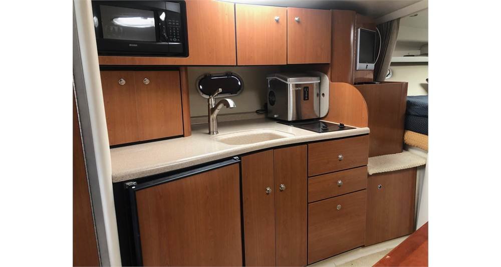 Lakeshore Aquatics Chicago Yacht Charter and Boat Rental