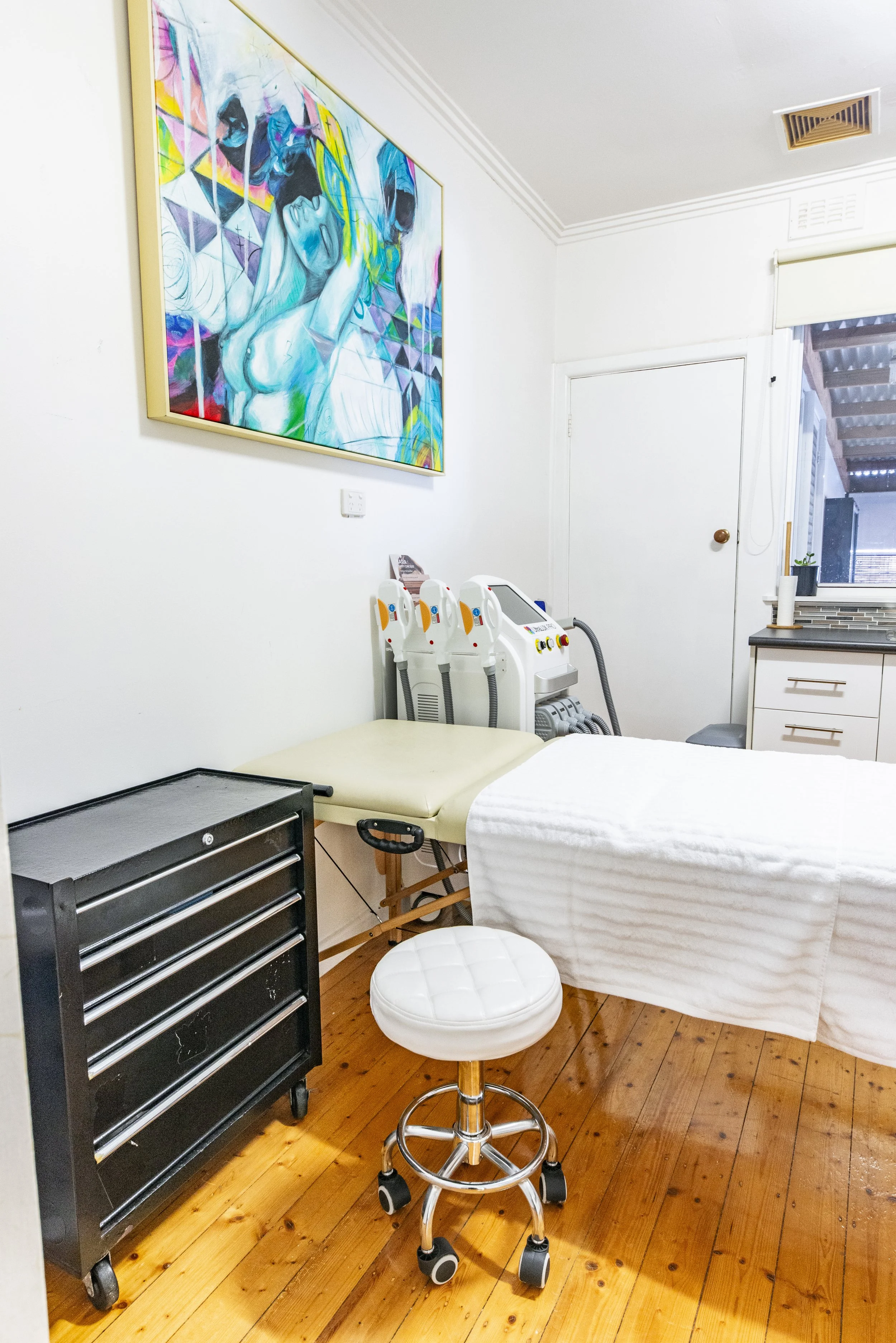 Laser Luxe and Body Piercing Consultation and treatment room for Laser Tattoo Removal, Carbon Facials and Body Piercing in San Remo, Bass Coast.