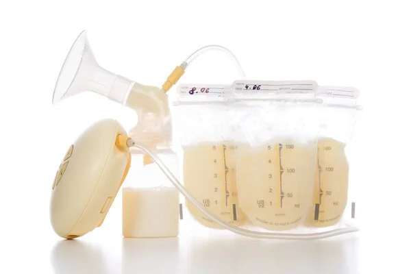 A guide to pumping and storing breastmilk for new mums