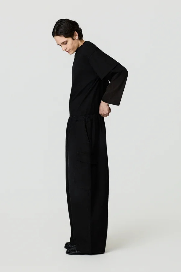 paura-sinope-oversized-cargo-trousers-black-16dp40210000001-3.webp