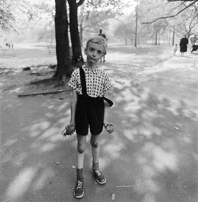 Diane-Arbus-Child-with-toy-hand-grenade-in-Central-Park-N.Y.C.-1962.jpg