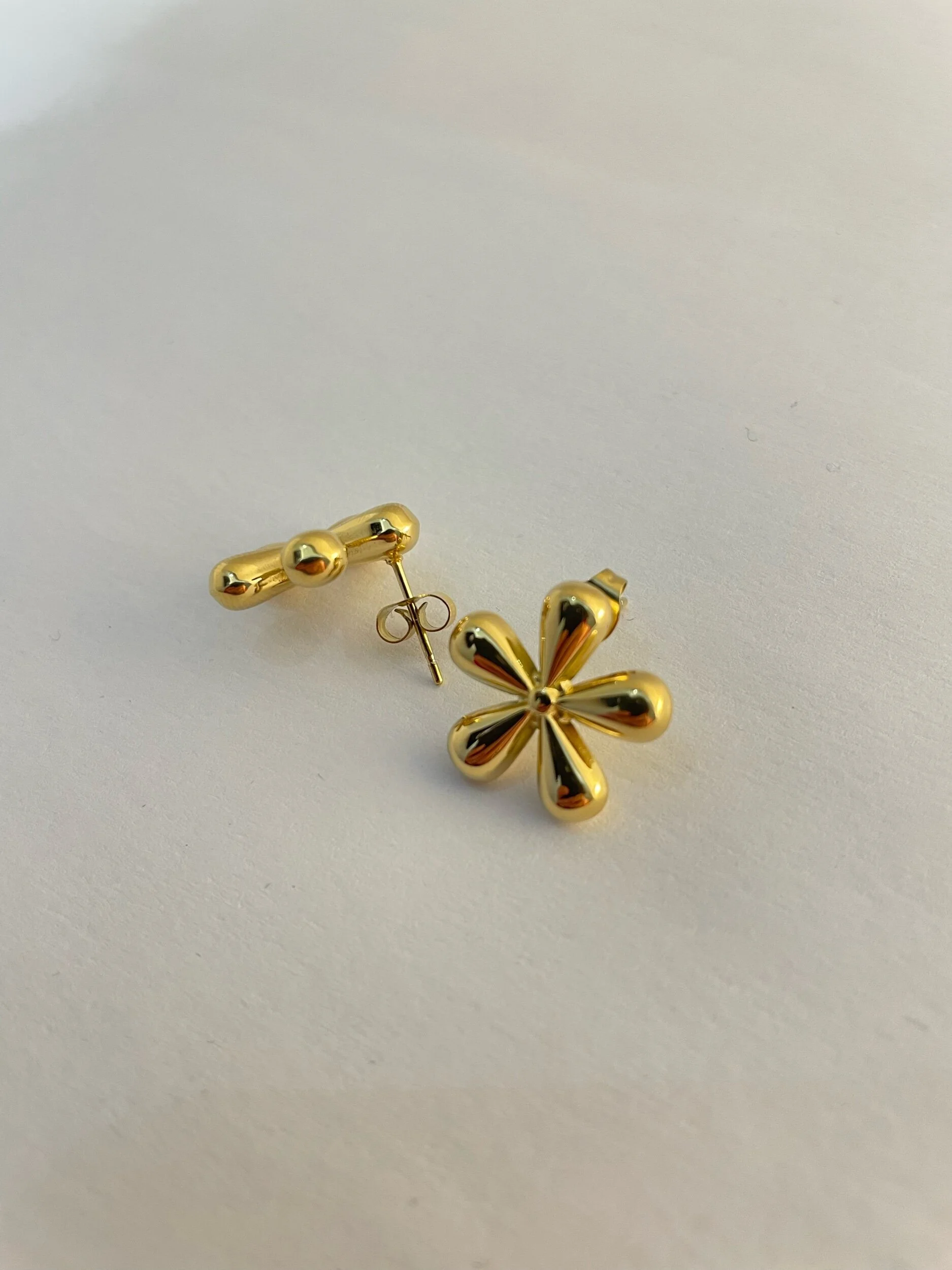 5C7EF17C-1020-4FEA-BEC2-53311B941880