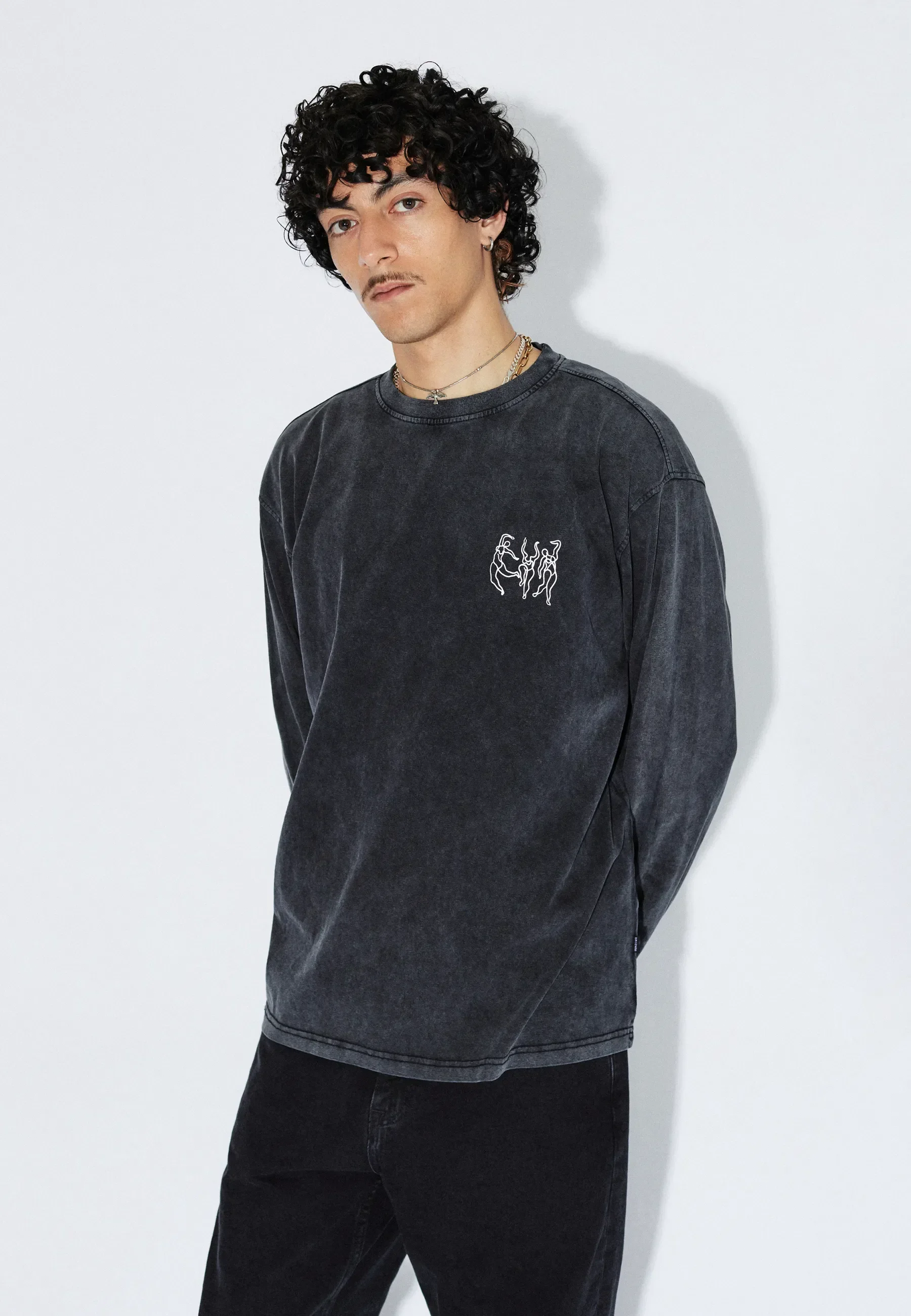 2431103BJ3_DrDenim_CaidenLongsleeve_WashedBlackDance_Main_M3_2_f11281db-2b07-46bb-88bc-55679b8c96ce.webp