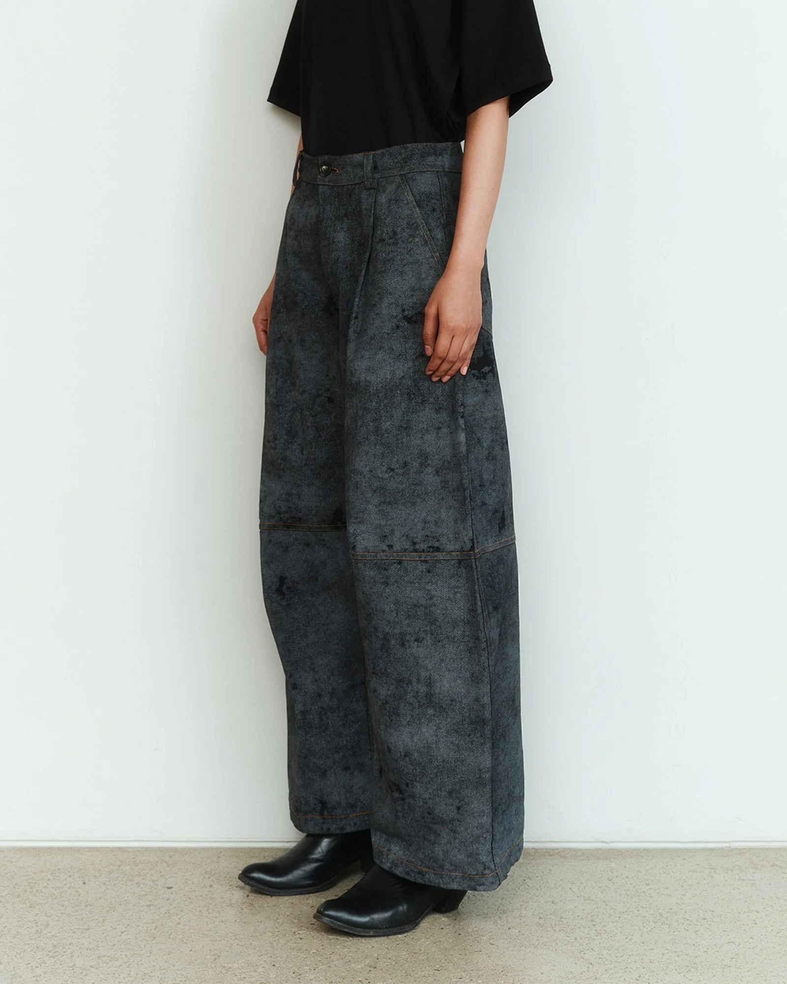Dark smoke pants 04.jpg